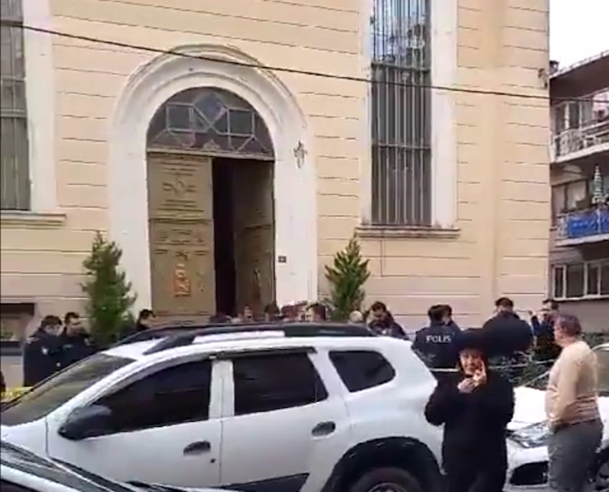 Πυροβολισμοί σε καθολική εκκλησία στην Κωνσταντινούπολη