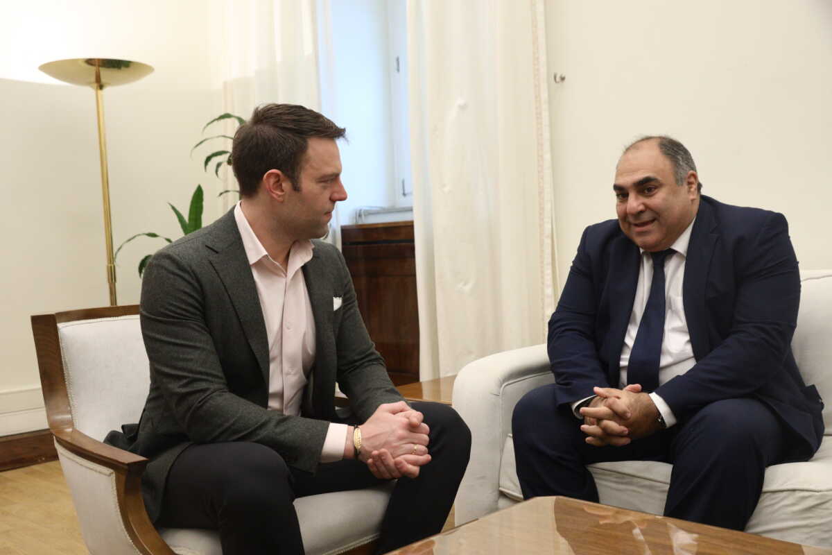 Συνάντηση του προέδρου του ΣΥΡΙΖΑ - Προοδευτική Συμμαχία Στέφανου Κασσελάκη με τον Πρέσβη της Κυπριακής Δημοκρατίας Σταύρο Αυγουστίδη, Τρίτη 30 Ιανουαρίου 2024. 
(ΓΙΑΝΝΗΣ ΠΑΝΑΓΟΠΟΥΛΟΣ