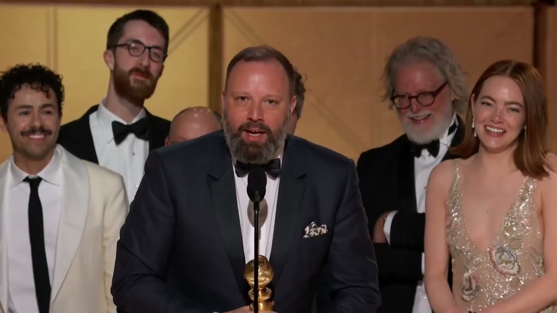 Golden Globes 2024: Η στιγμή της απονομής στον Γιώργο Λάνθιμο για την ταινία Poor Things