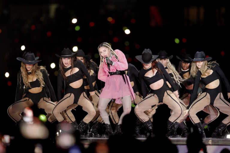Μήνυση στη Madonna έκαναν θαυμαστές της επειδή καθυστέρησε 2 ώρες να ξεκινήσει τη συναυλία της