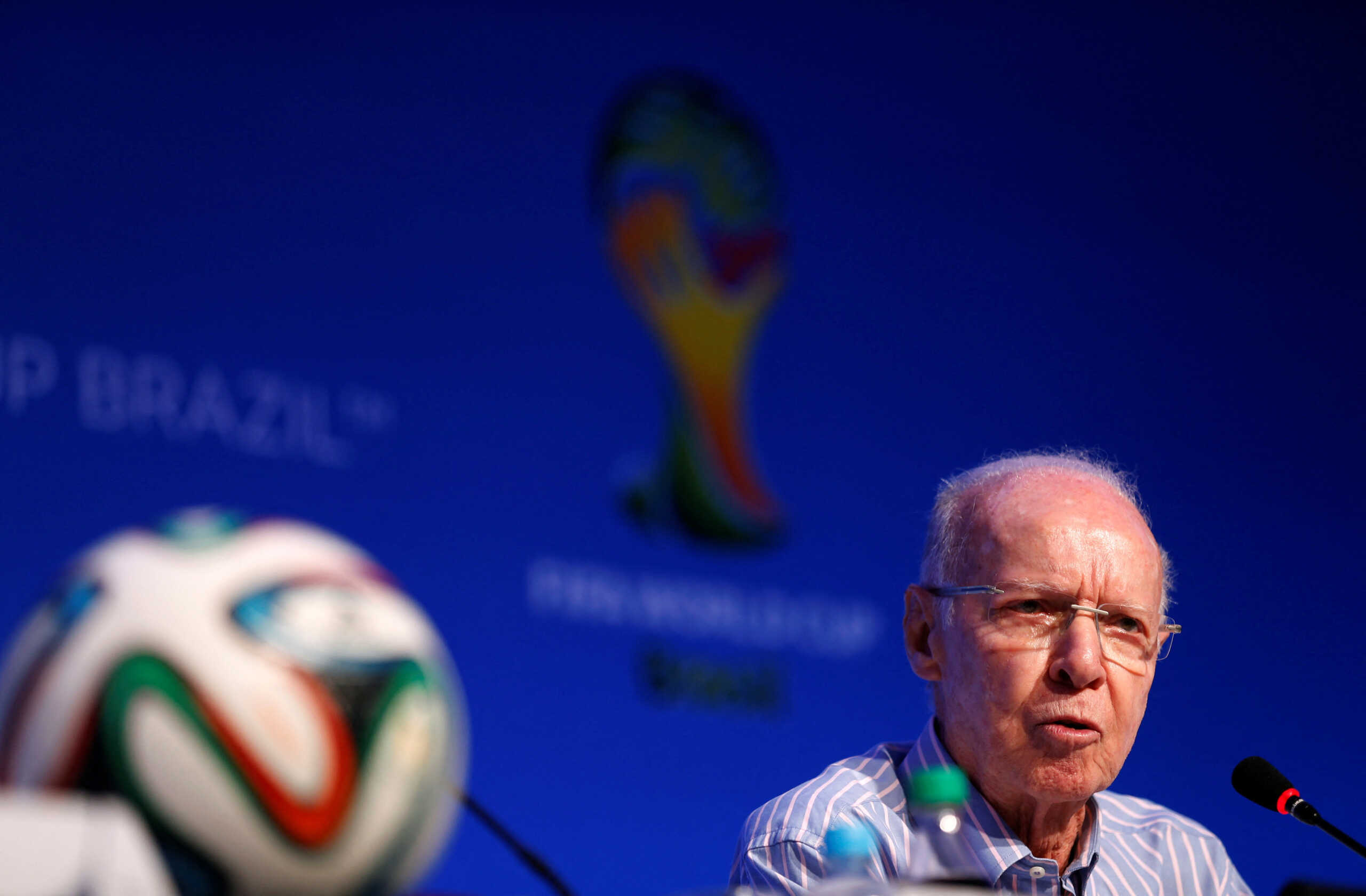 FILE PHOTO: Former soccer player and coach Mario Zagallo of Brazil, speaks during a news conference ahead of the draw for the 2014 World Cup at the Costa do Sauipe resort in Sao Joao da Mata, Bahia state, December 5, 2013. The draw will be held at the resort on December 6. REUTERS