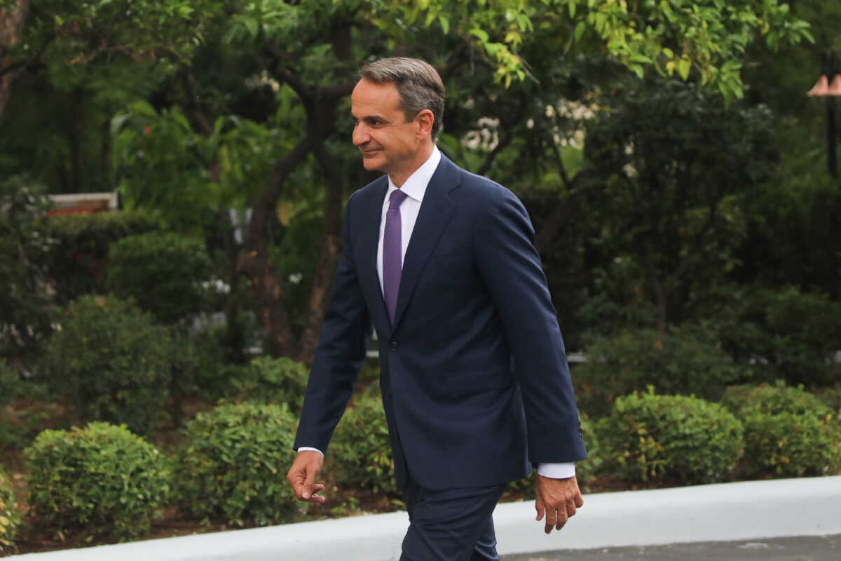 Τελετή παράδοσης - παραλαβής στο νέο Πρωθυπουργό Κυριάκο Μητσοτάκη από τον υπηρεσιακό Πρωθυπουργό Ιωάννη Σαρμά στο Μέγαρο Μαξίμου, Δευτέρα 26 Ιουνίου 2023. 
(ΓΙΑΝΝΗΣ ΠΑΝΑΓΟΠΟΥΛΟΣ