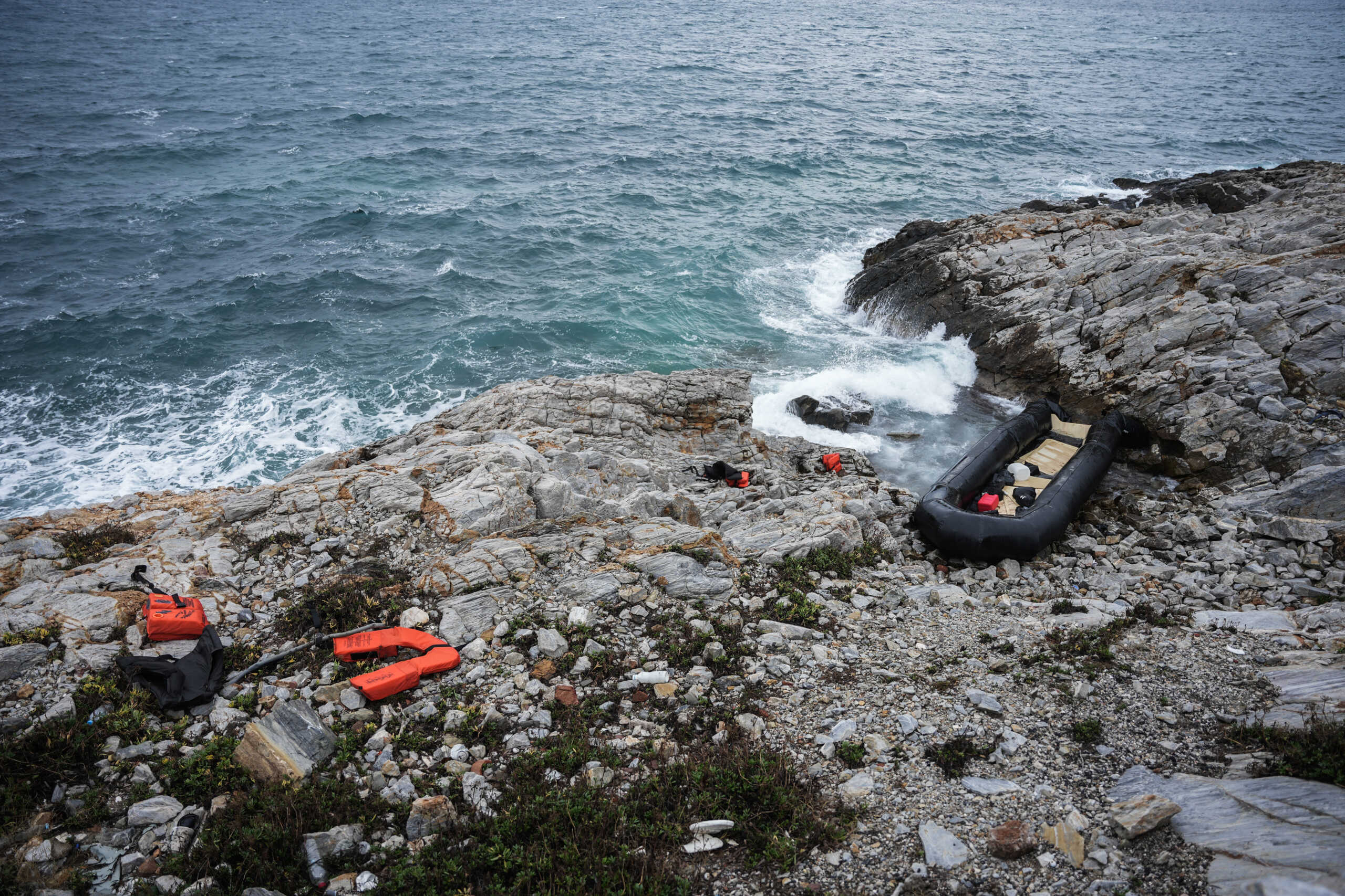 Κρήτη: Μετανάστες περιγράφουν την κόλαση που έζησαν στη Μεσόγειο μέσα σε βάρκα