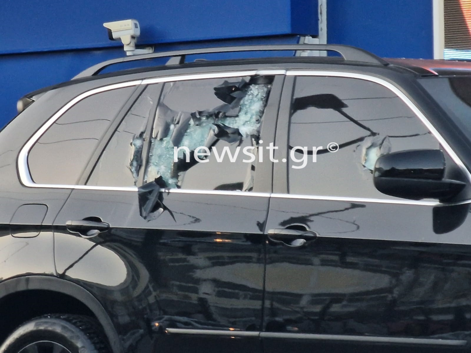 Νέος Κόσμος: Εκτέλεσαν τον Βαγγέλη Ζαμπούνη με τρία καλάσνικοφ έξω από το βενζινάδικο και έκαψαν τη Lexus