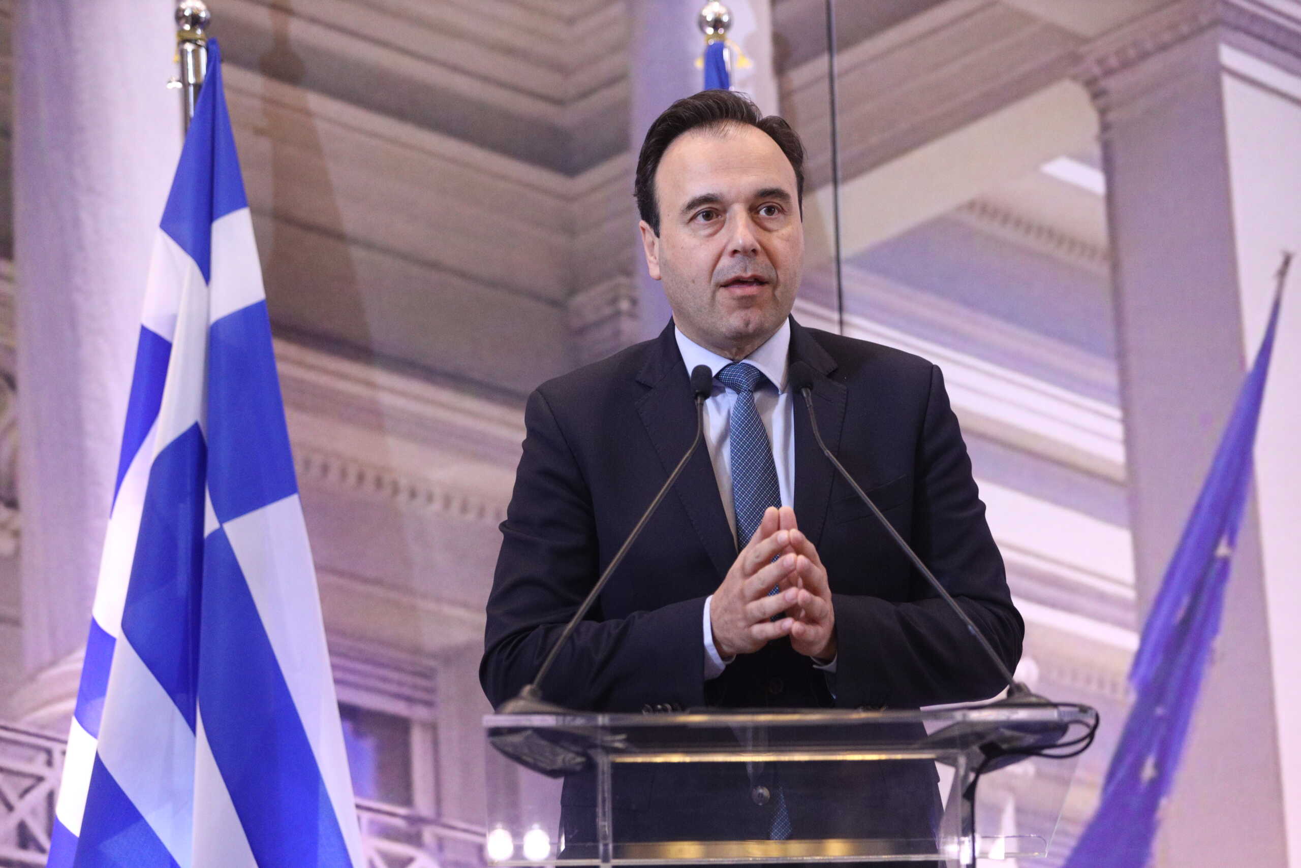 Παρουσίαση από τον υπουργό Εξωτερικών, Γιώργο Γεραπετρίτη και τον υπουργός Ψηφιακής Διακυβέρνησης, Δημήτρη Παπαστεργίου του πολυγλωσσικού "Ψηφιακού Βοηθού" - "mAigov", Πέμπτη 25 Ιανουαρίου 2024. 
(ΓΙΑΝΝΗΣ ΠΑΝΑΓΟΠΟΥΛΟΣ