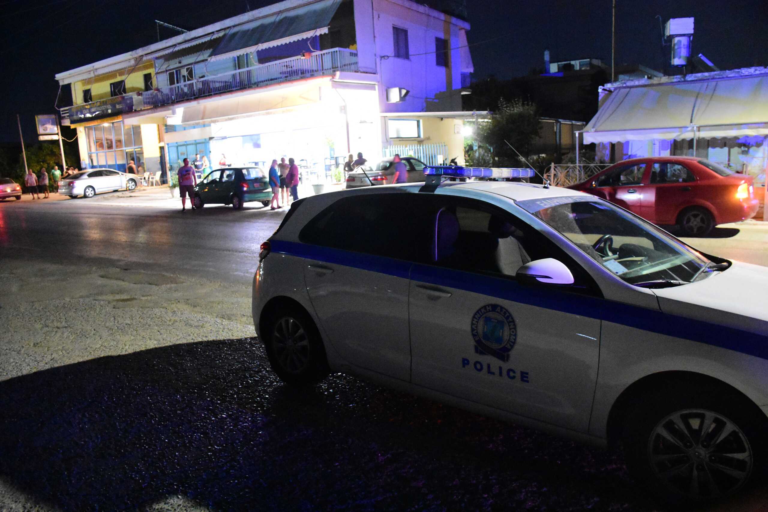 ΑΡΓΟΣ- Τροχαίο δυστύχημα έγινε το βράδυ της Κυριακής 27 Αυγούστου στην οδό Τριπόλεως στο  Άργος. Σύμφωνα με τις πρώτες πληροφορίες, επιβατικό αυτοκίνητο κάτω από αδιευκρίνιστες συνθήκες, παρέσυρε 49χρονο πεζό. Ο άτυχος άνδρας μεταφέρθηκε με ασθενοφόρο στο νοσοκομείο Ναυπλίου όπου υπέκυψε στα τραύματά του.Έρευνα για τα αίτια του τροχαίου διενεργεί το Τμήμα Τροχαίας Άργους-Μυκηνών.(Βασίλης Παπαδόπουλος- Eurokinissi)