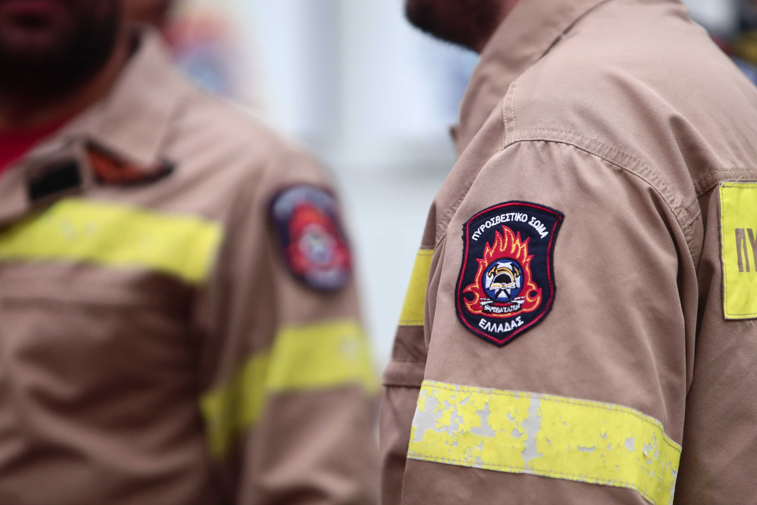 Συγκέντρωση διαμαρτυρίας εποχικών πυροσβεστών στο υπουργείο Κλιματικής Κρίσης και Πολιτικής Προστασίας, Πέμπτη 9 Νοεμβρίου 2023. 
(ΚΩΣΤΑΣ ΤΖΟΥΜΑΣ