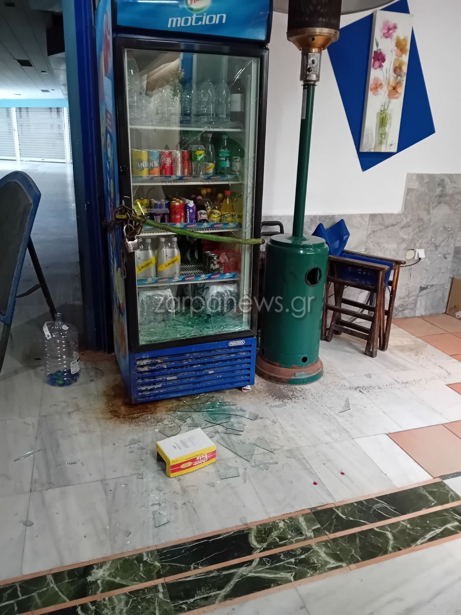 Κρήτη: Βίντεο με κουκουλοφόρους να σπάνε ψυγείο σε εστιατόριο – Στόχος διάρρηξης για 4η φορά