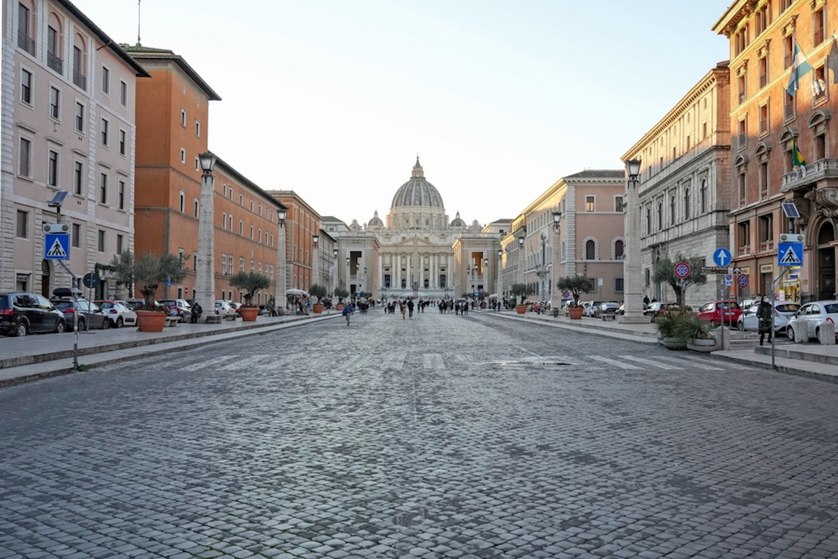 epa09683287 Empty rooms, very few tourists, deserted streets and few people walking in via della Conciliazione and San Pietro, in the center of Rome, Italy, 13 January 2022. The Italian government's new COVID-19 measures kicked in on 10 January 2022. It will now be necessary to have the so-called 'Super Green Pass,' which shows a person's vaccination or recovery status from COVID-19 in the last six months, to access bars, restaurants, hotels, and public transport.  EPA