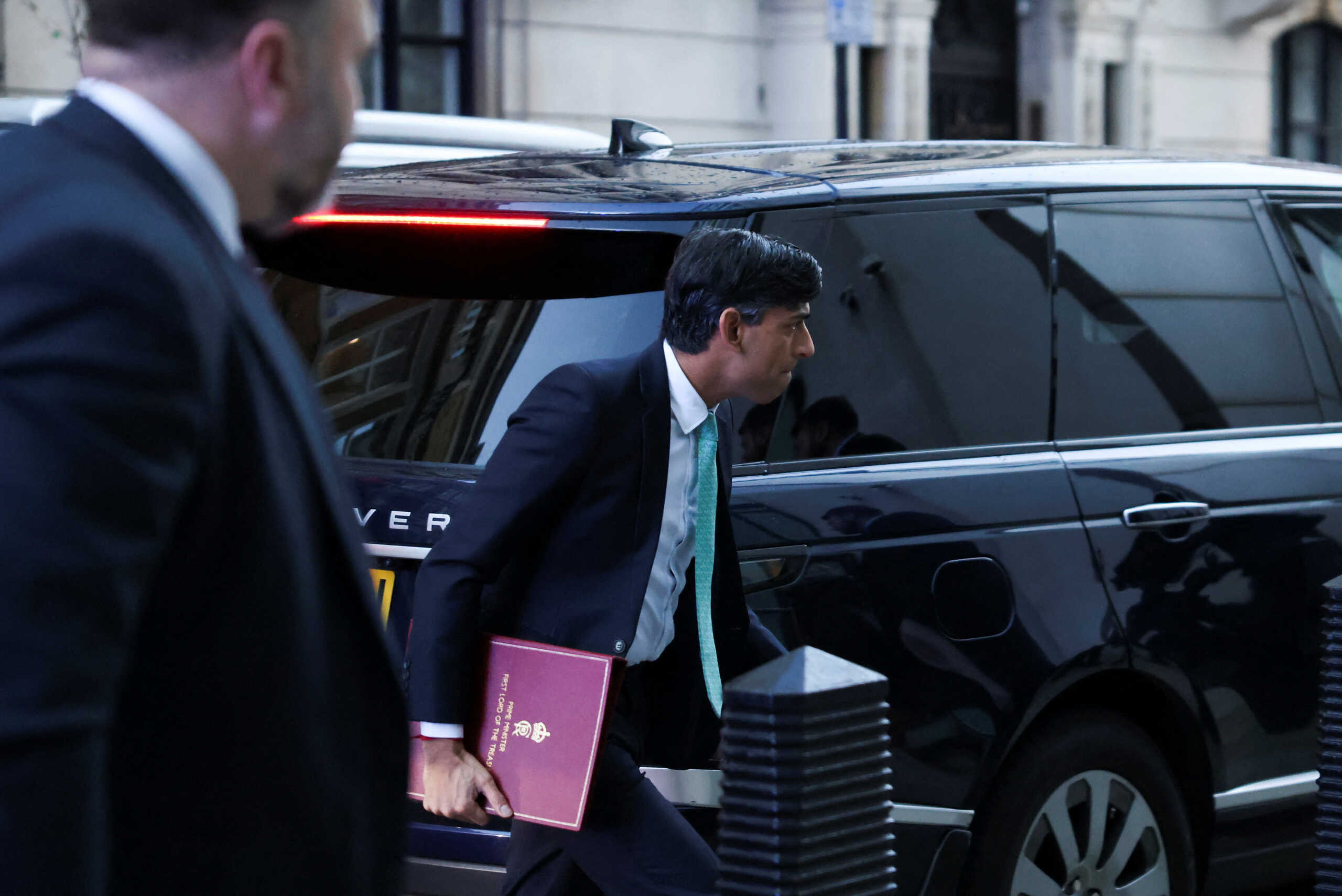British Prime Minister Rishi Sunak arrives at BBC Broadcasting House to attend 'Sunday with Laura Kuenssberg', in London, Britain, January 7, 2024. REUTERS
