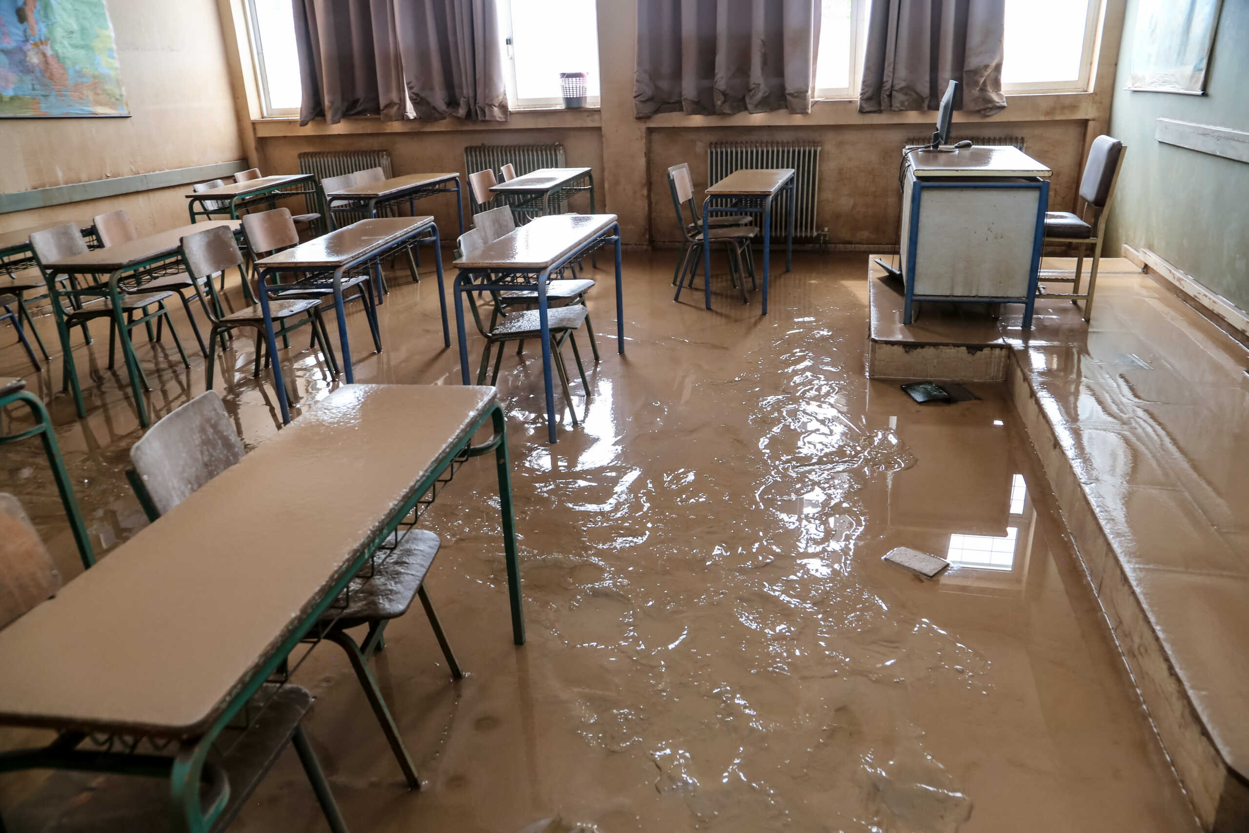 Καιρός – Λέσβος: Κλειστό αύριο το δημοτικό σχολείο Μολύβου, λόγω ζημιών από τους ισχυρούς ανέμους