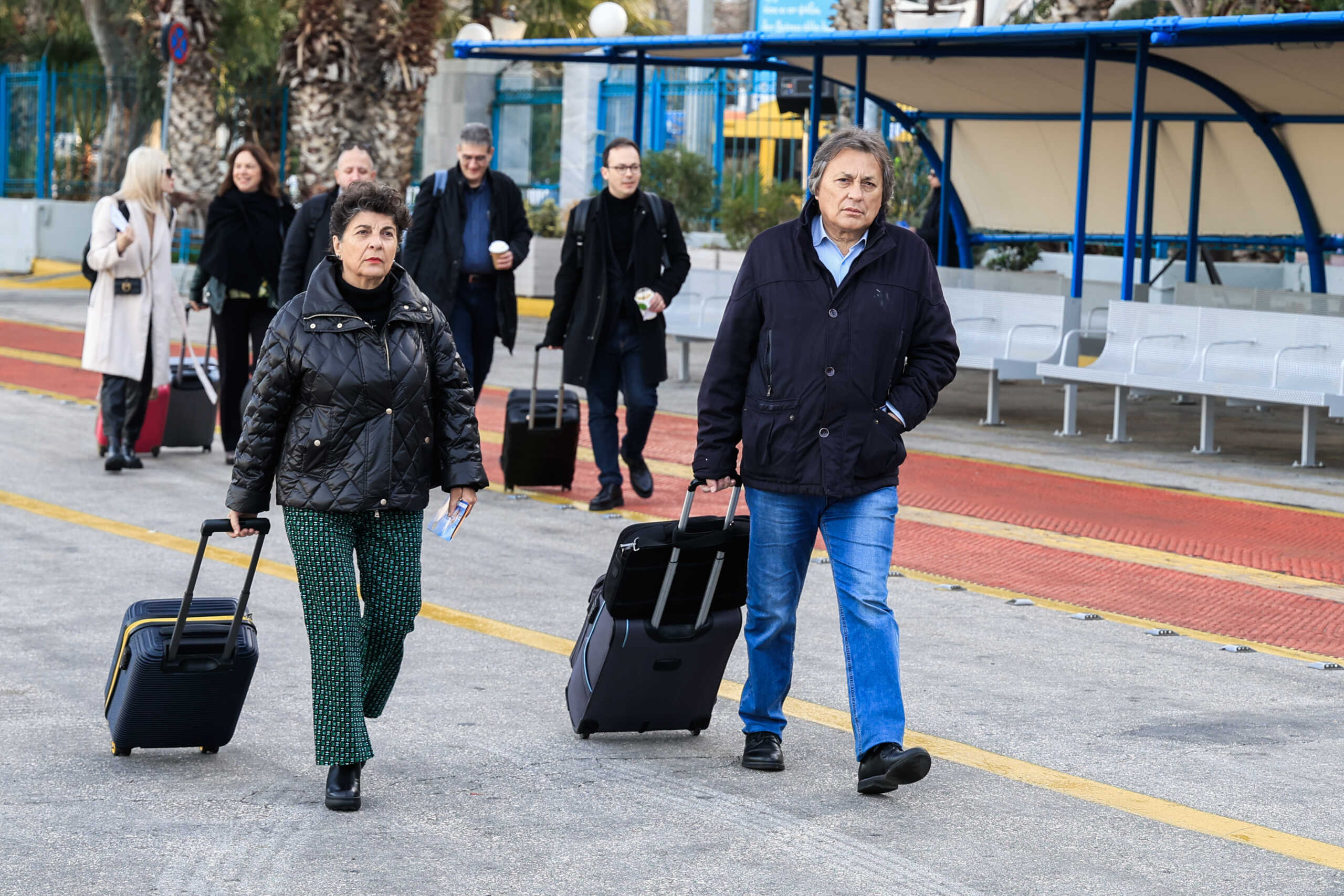 Στιγμιότυπο από το λιμάνι του Πειραιά, όπου βουλευτές του ΣΥΡΙΖΑ - Προοδευτική Συμμαχία αναχωρούν για τις Σπέτσες, όπου πρόκειται να συνεδριάσει η Κοινοβουλευτική Ομάδα του κόμματος, Παρασκευή 19 Ιανουαρίου 2024. 
(ΓΙΩΡΓΟΣ ΚΟΝΤΑΡΙΝΗΣ