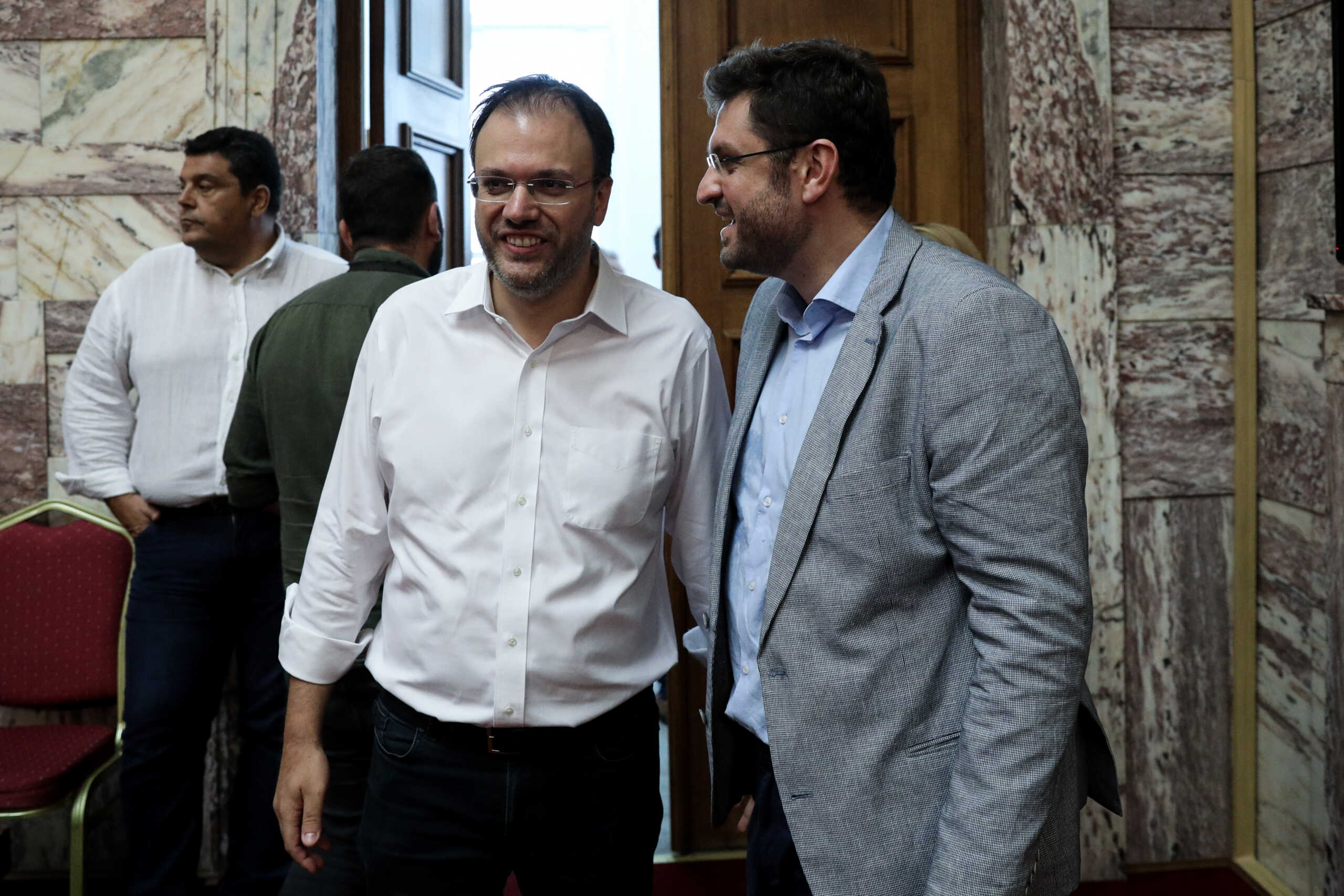 Ένταξη του ΣΥΡΙΖΑ στους Σοσιαλιστές της ευρωβουλής προτείνουν Ζαχαριάδης, Θεοχαρόπουλος και Ραγκούσης