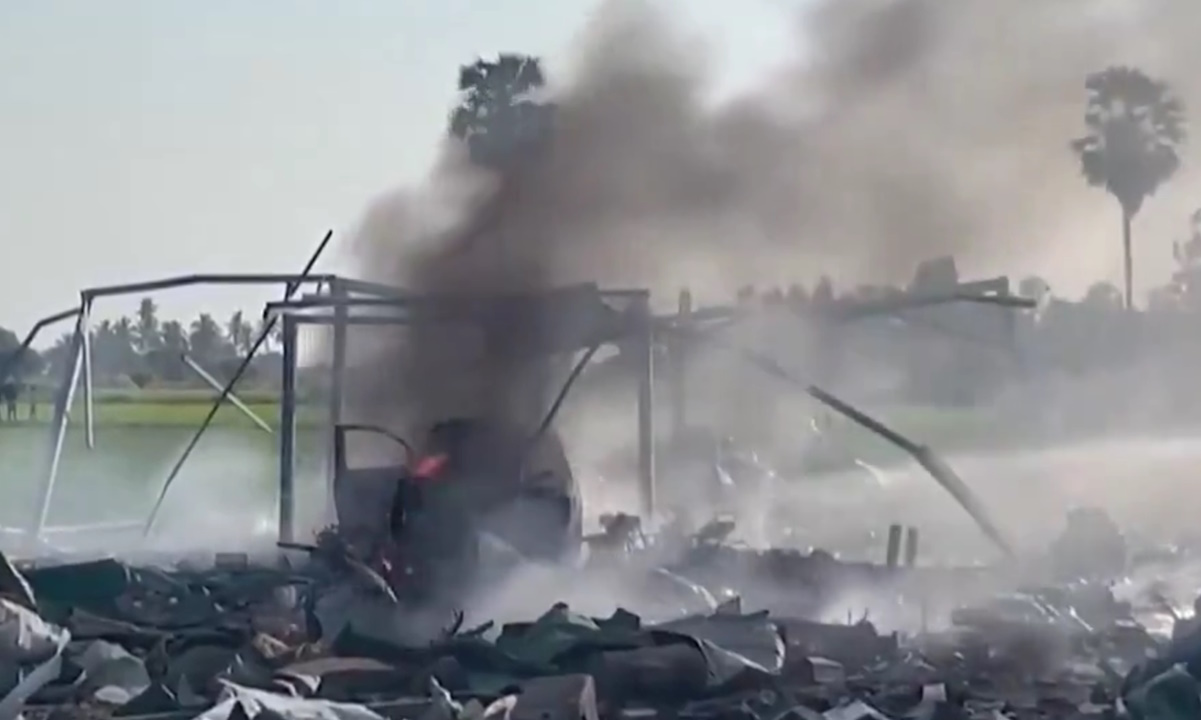 Ταϊλάνδη: Τουλάχιστον 18 νεκροί από έκρηξη σε εργοστάσιο πυροτεχνημάτων – Βίντεο από τον τόπο της τραγωδίας