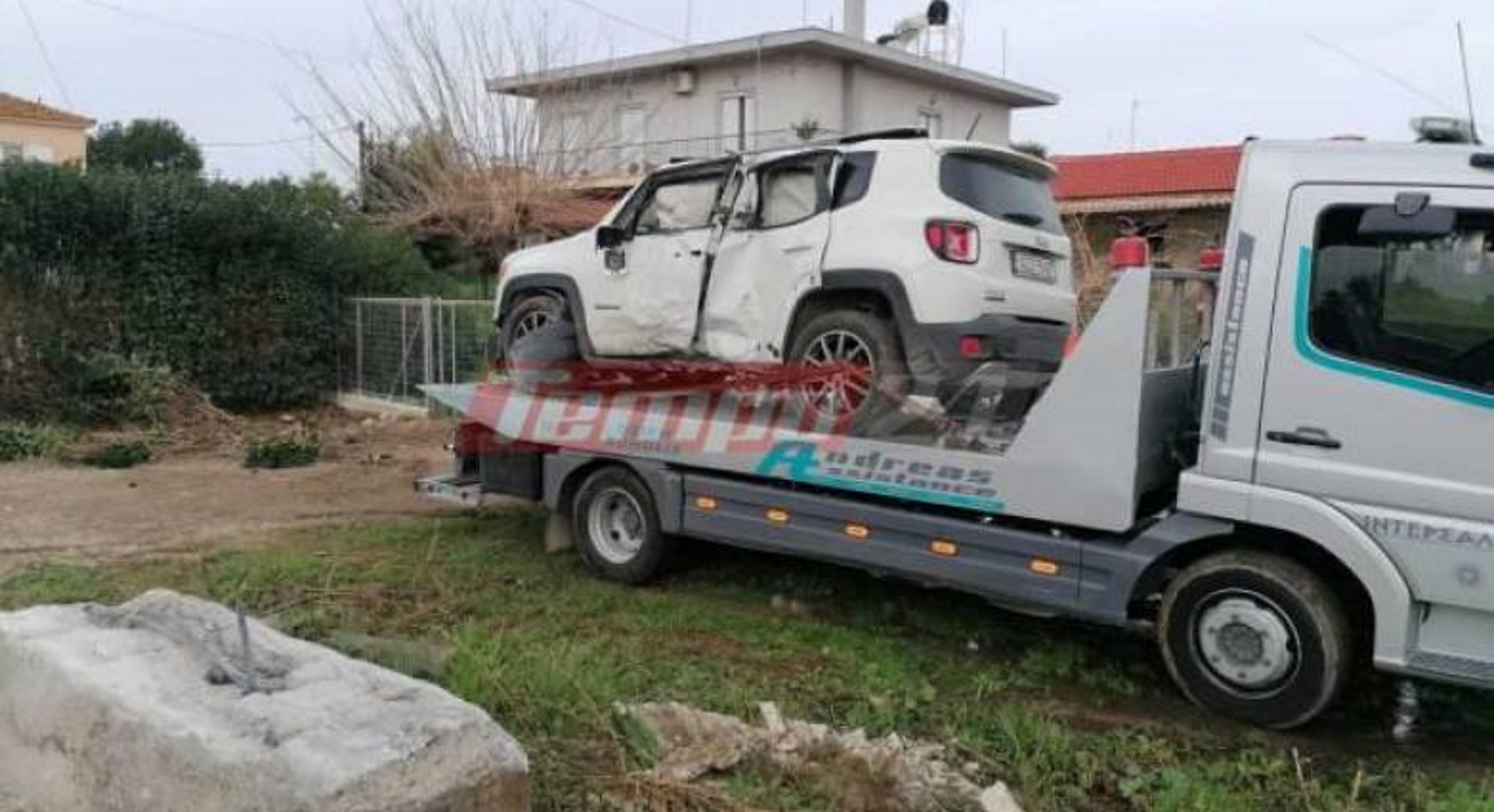 Αχαΐα: Αυτοκίνητο σκότωσε γυναίκα σε αυλή σπιτιού, στην παλαιά εθνική οδό Πατρών – Πύργου