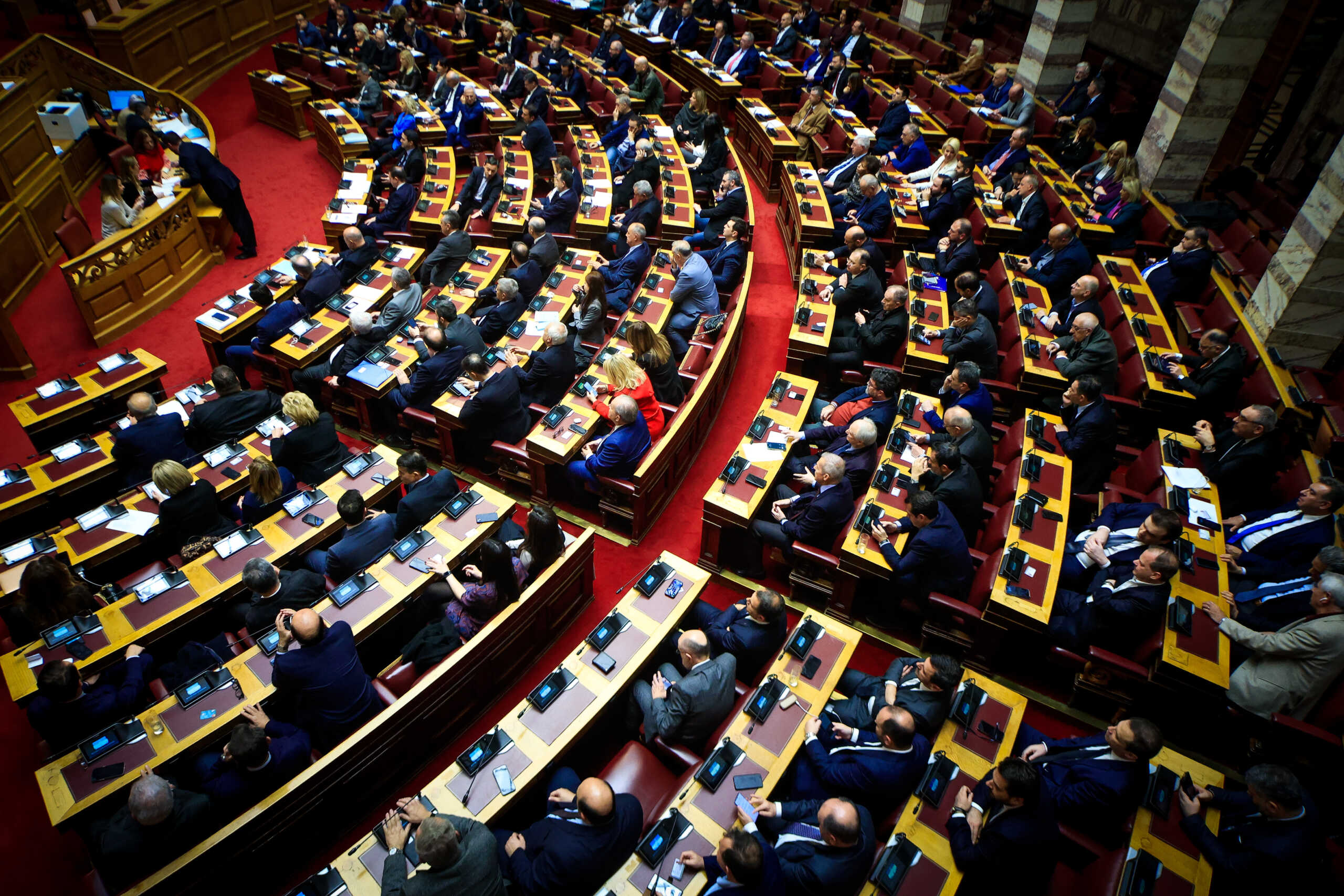 Συζήτηση και ψηφοφορία στην Ολομέλεια της Βουλής του σχεδίου νόμου του Υπουργείου Εσωτερικών "Εκλογή ευρωβουλευτών, διευκόλυνση εκλογέων μέσω επιστολικής ψήφου, εκκαθάριση εκλογικών καταλόγων και λοιπές διατάξεις του Υπουργείου Εσωτερικών", Τετάρτη 24 Ιανουαρίου 2024. 
(ΓΙΩΡΓΟΣ ΚΟΝΤΑΡΙΝΗΣ