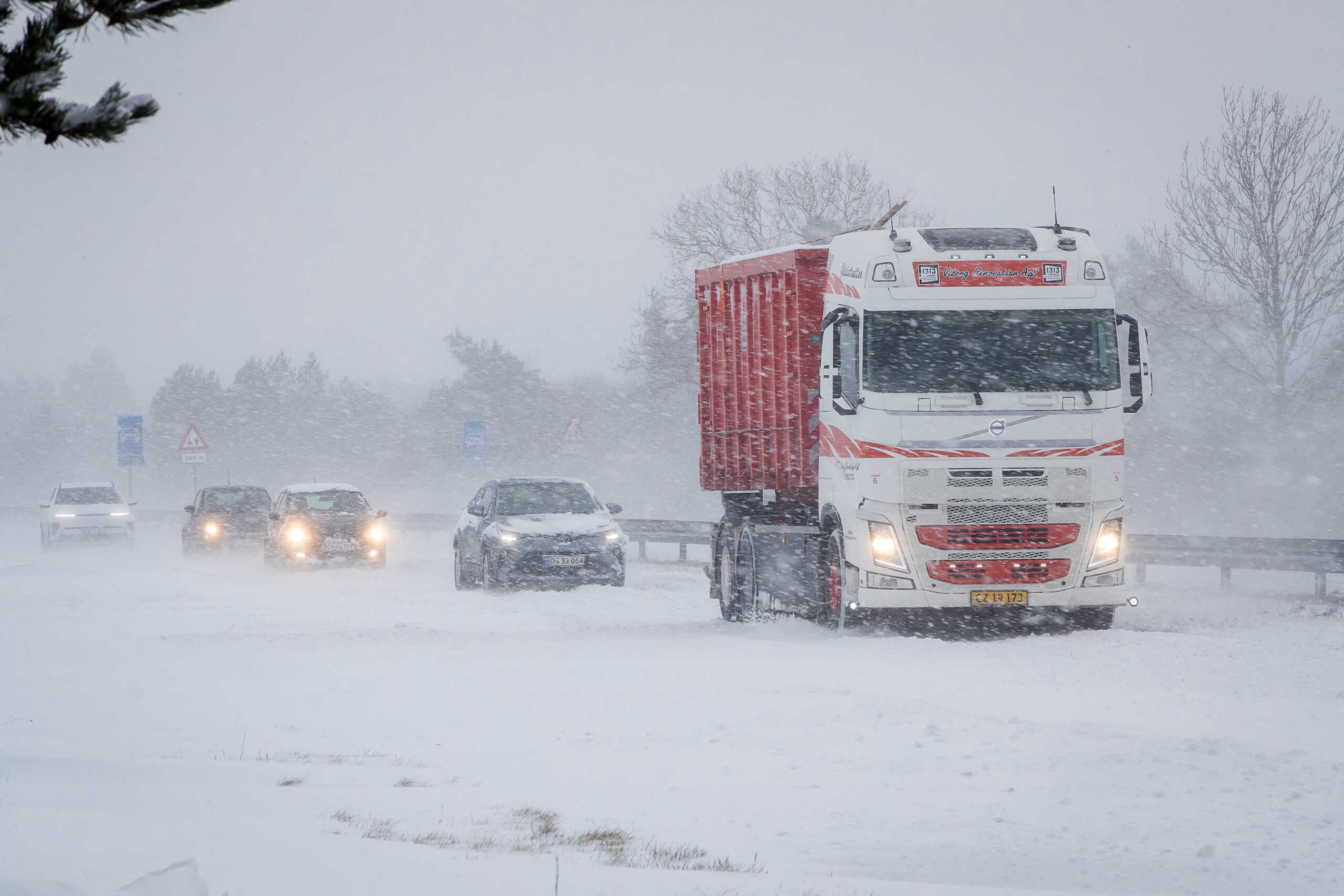 Χιόνια, βροχές και «τσουχτερό» κρύο στη βορειοδυτική Ευρώπη – Έσπασε ρεκόρ η θερμοκρασία στη Σουηδία