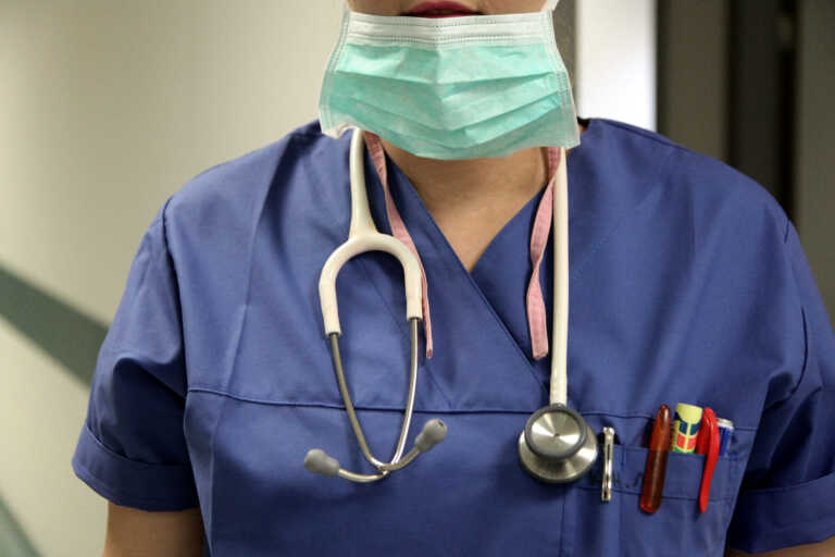 «Πρόσω ολοταχώς» τα απογευματινά χειρουργεία στο ΕΣΥ με προβληματισμούς για χρεώσεις πολιτών και αμοιβές γιατρών