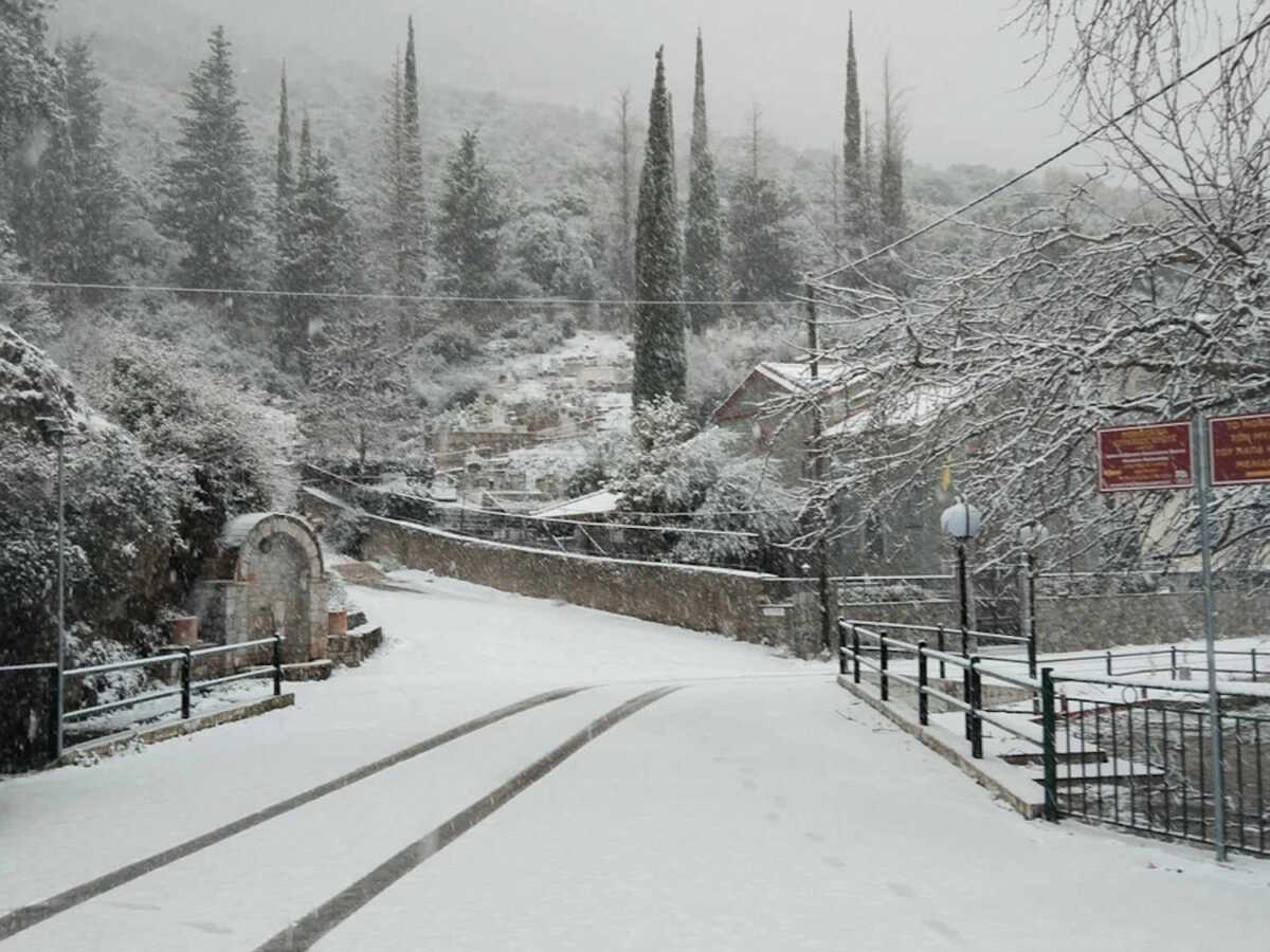 Καιρός – Meteo: Κορυφώνεται η κακοκαιρία Avgi, χιόνια και βροχές σε πολλές περιοχές