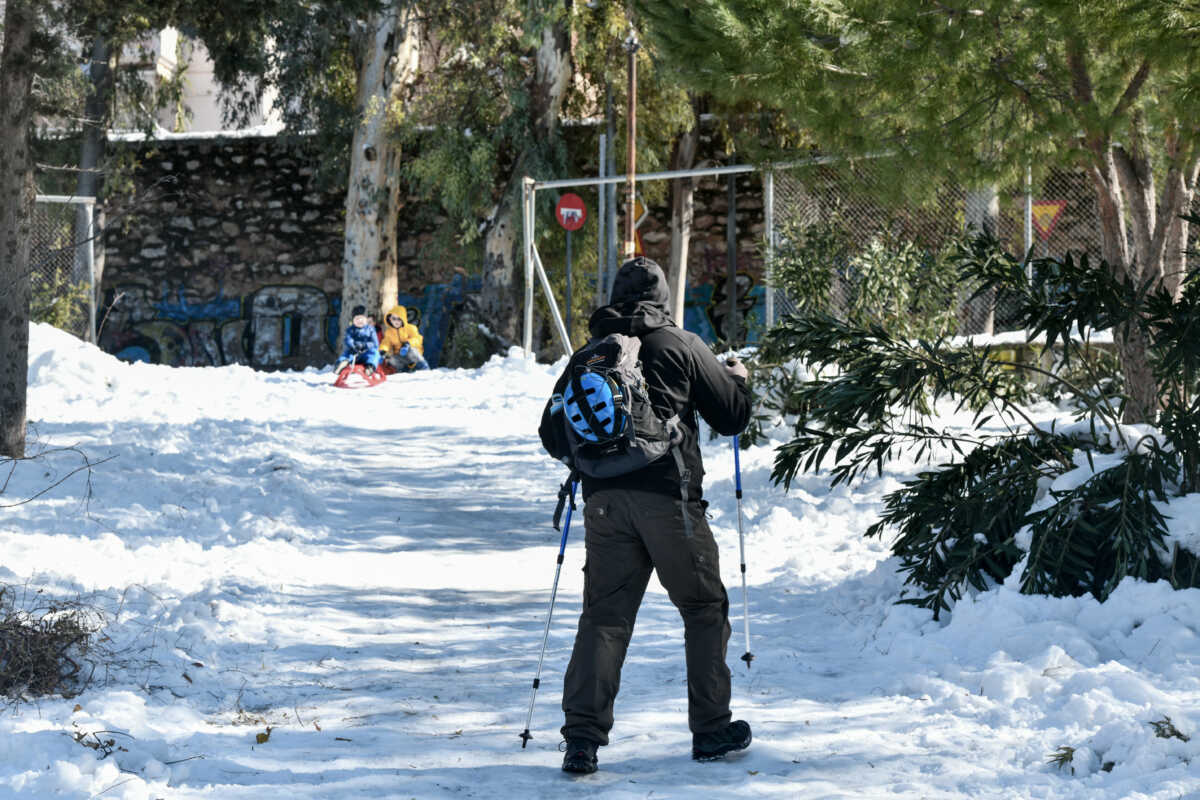 Καιρός – Σάκης Αρναούτογλου: Μπόρες χιονιού από τη Δευτέρα στην Αττική, για φωτοβολίδα κρύου μιλά ο Μαρουσάκης