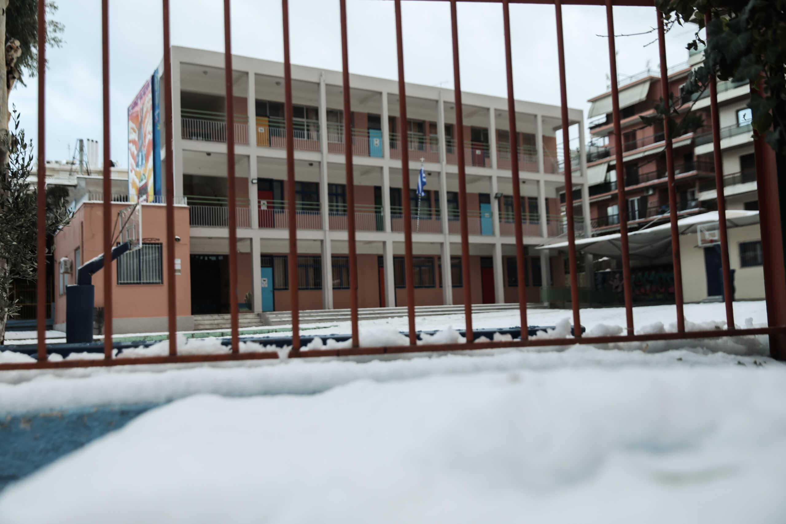Κλειστό σχολείο στο Παλαιό Φάληρο, Τρίτη 25 Ιανουαρίου 2022.
(ΓΙΑΝΝΗΣ ΠΑΝΑΓΟΠΟΥΛΟΣ