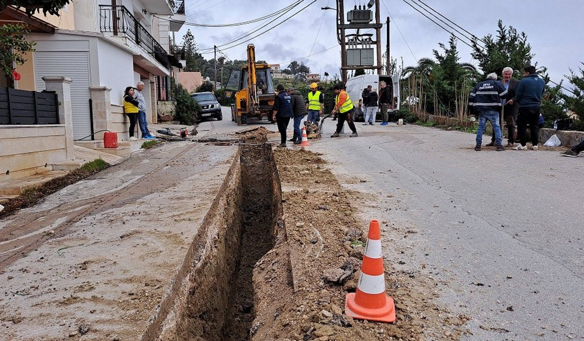 Ζάκυνθος: Παραμένει χωρίς πόσιμο νερό – Ψάχνουν για το πετρέλαιο που έβγαλε νοκ άουτ το δίκτυο ύδρευσης
