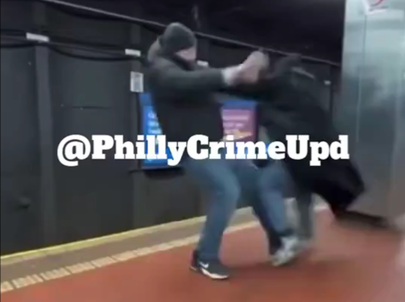 ΗΠΑ: Σοκαριστικό βίντεο με δολοφονία στις γραμμές του μετρό – Τον πέταξε στις γραμμές και τον πάτησε ο συρμός