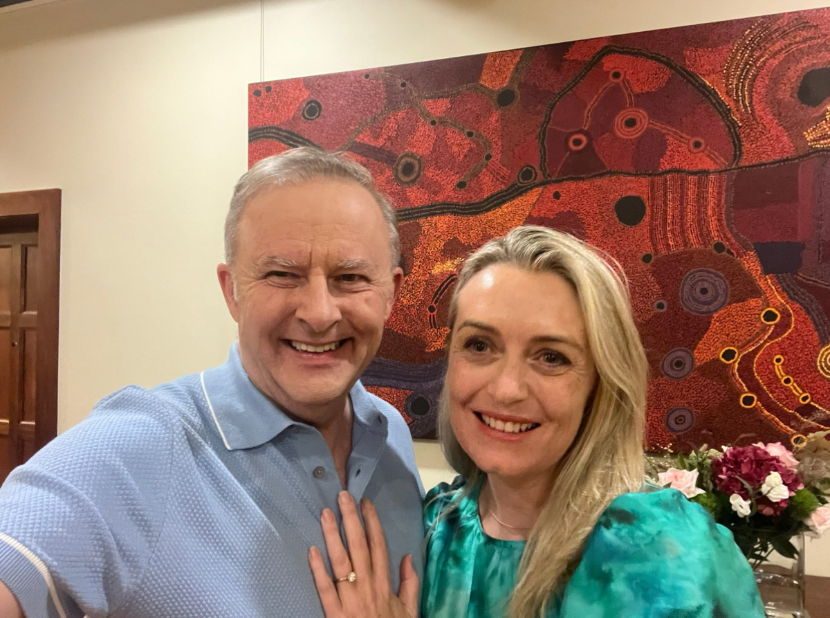Είπε το ναι! Ο Αυστραλός πρωθυπουργός έκανε πρόταση γάμου από το μπαλκόνι του