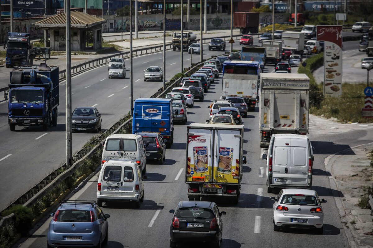 Νεκρός ο Γάλλος που παρασύρθηκε από φορτηγό στην Αθηνών – Κορίνθου στον Ασπρόπυργο