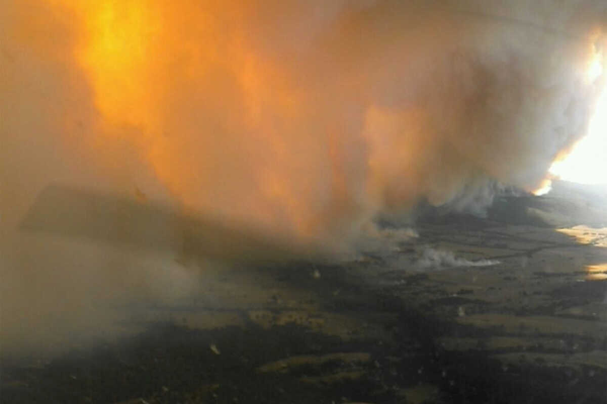 A supplied image shows smoke from a bushfire near the town of Bayindeen in Ararat, Victoria, February 22, 2024. More than 1000 firefighters are working to contain a large bushfire raging in Western Victoria as hot conditions set in across NSW. AAP Image