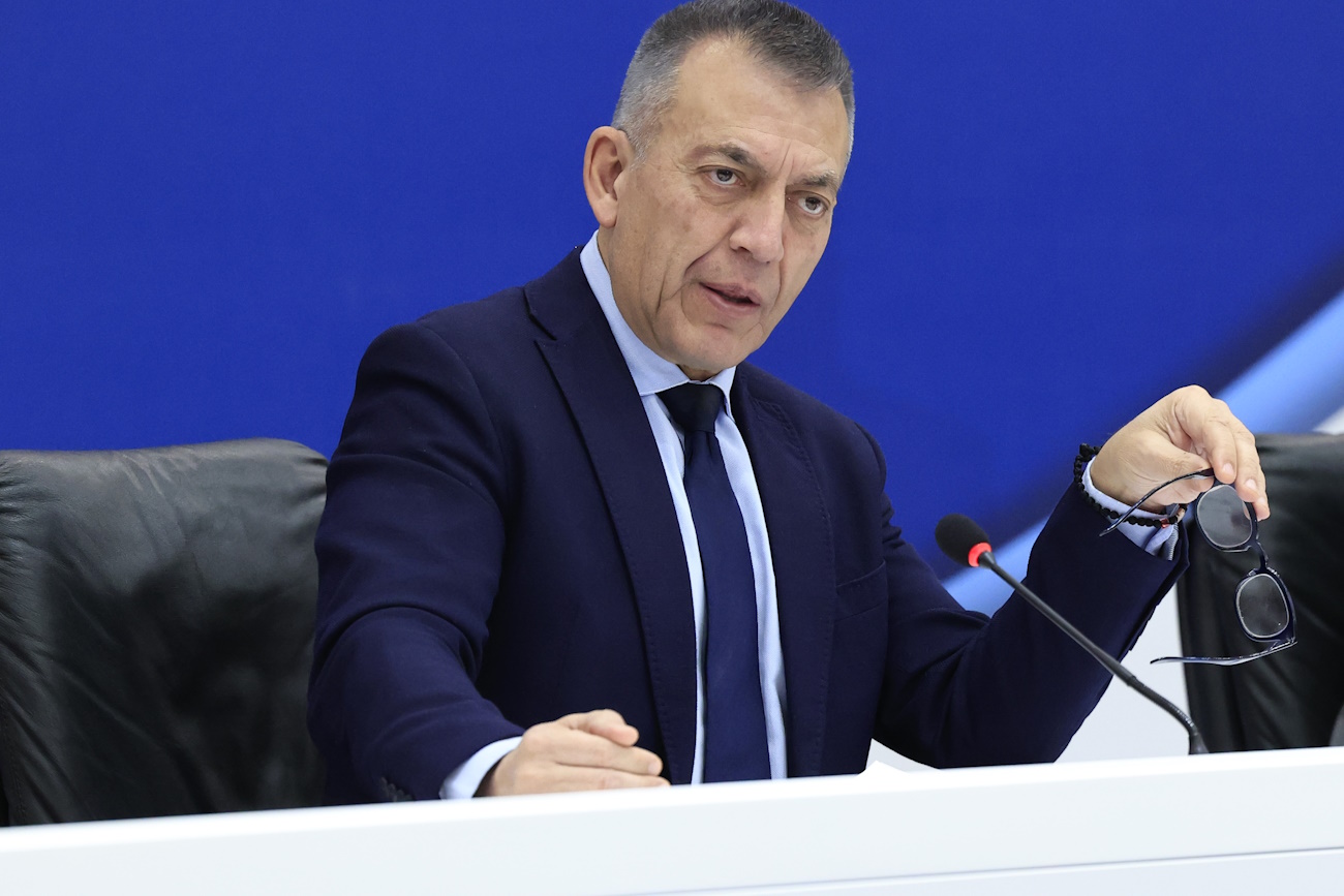 Δηλώσεις από τον υπουργό Ψηφιακής Διακυβέρνησης Δημήτρη Παπαστεργίου και τον Αναπληρωτή υπουργό Αθλητισμού Γιάννη Βρούτση σχετικά με την επανέναρξη παρουσίας θεατών και διάθεσης εισιτηρίων σε αγώνες ποδοσφαίρου, αλλά και τη λήψη μέτρων για την αποτροπή και αντιμετώπιση παραβατικών συμπεριφορών στο πλαίσιο αθλητικών συναντήσεων, Τετάρτη 7 Φεβρουαρίου 2024.
(ΓΙΩΡΓΟΣ ΚΟΝΤΑΡΙΝΗΣ