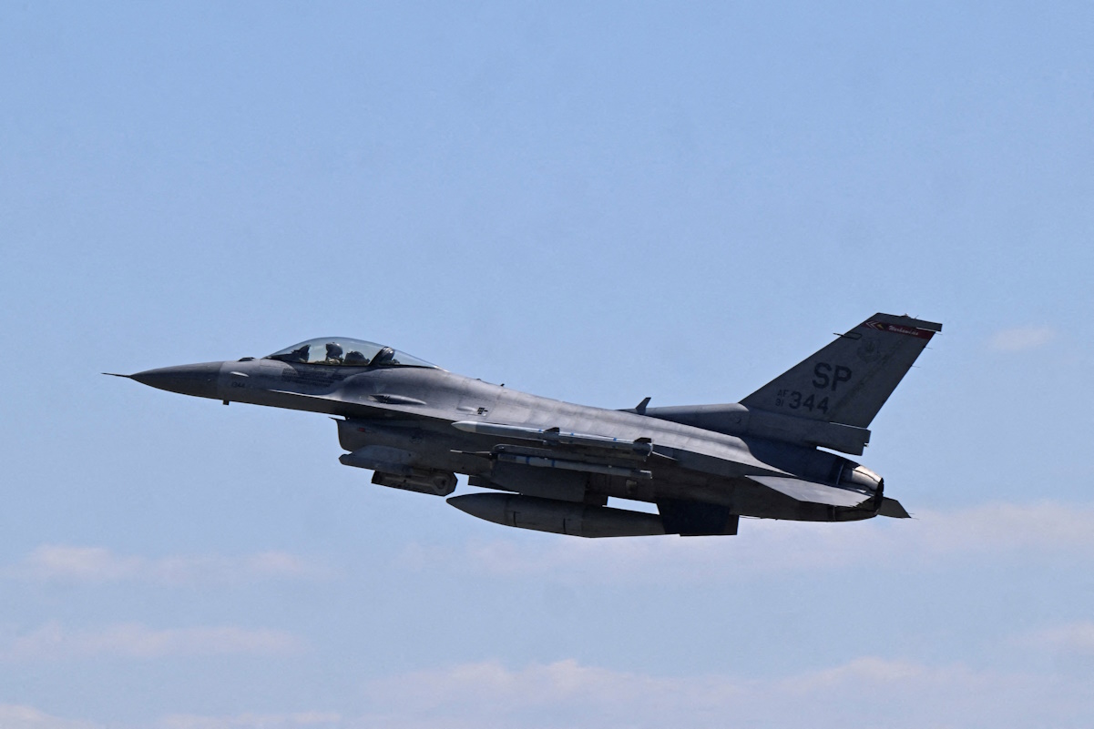 FILE PHOTO: An F-16 fighter jet takes off during a media day of NATO's "Air Defender 23" military exercise at Spangdahlem U.S. Air Base near the German-Belgian border in Spangdahlem, Germany June 14, 2023.  REUTERS