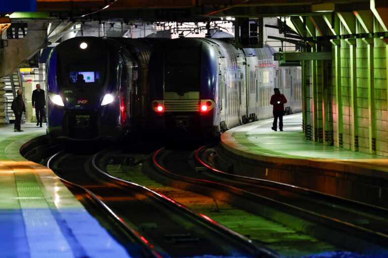 Απεργία στα τρένα της Γαλλίας - Ακυρώσεις στα δρομολόγια και ταλαιπωρία για εκατομμύρια επιβάτες