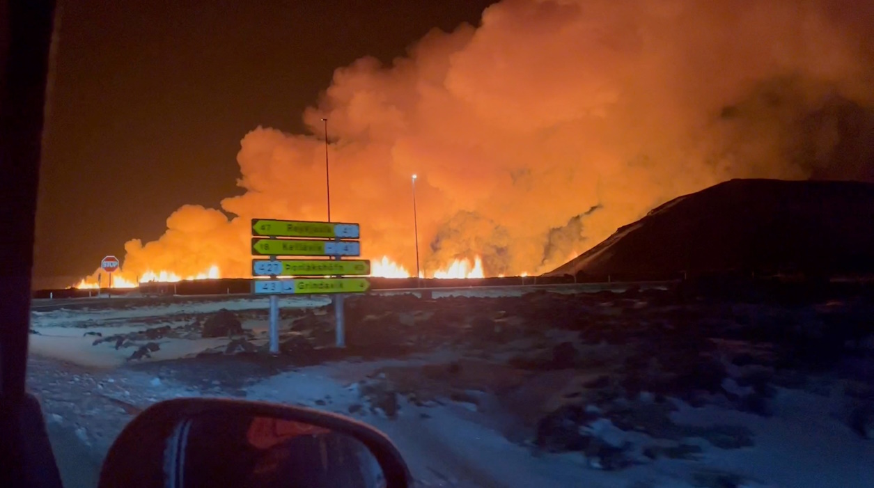 Ισλανδία: Η λάβα του ηφαιστείου «άφησε» σπίτια χωρίς ζεστό νερό σε πολικές θερμοκρασίες
