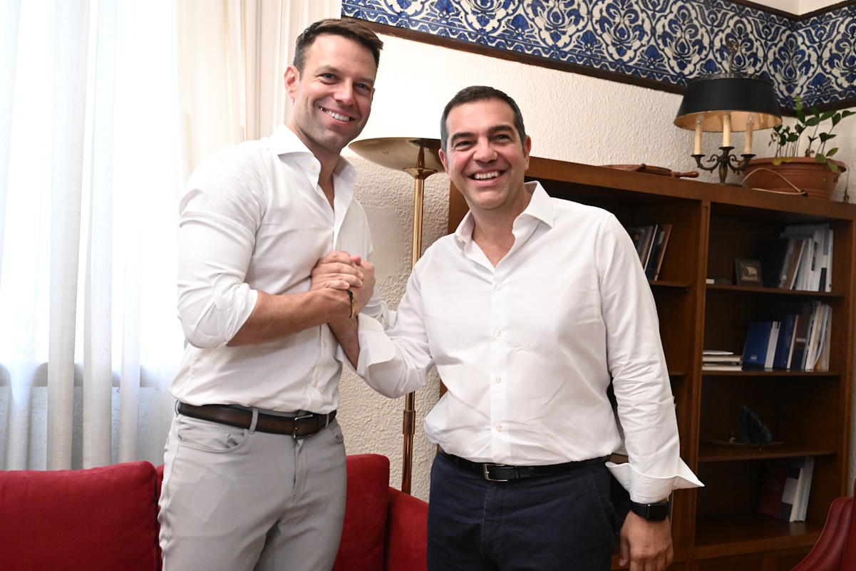 Συνάντηση του νέου προέδρου του ΣΥΡΙΖΑ - Προοδευτική Συμμαχία Στέφανου Κασσελάκη με τον πρώην πρωθυπουργό και επί 15 χρόνια πρόεδρο του κόμματος Αλέξη Τσίπρα, Δευτέρα 25 Σεπτεμβρίου 2023. 
(ΤΑΤΙΑΝΑ ΜΠΟΛΑΡΗ