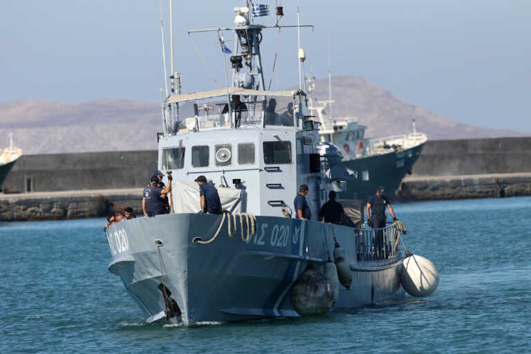 Σκάφος με 35 μετανάστες εντοπίστηκε νότια της Κρήτης