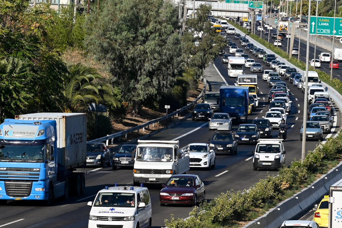 ΑΥΞΗΜΕΝΗ ΚΙΝΗΣΗ ΣΤΗΝ ΕΘΝΙΚΗ ΟΔΟ ΑΘΗΝΩΝ - ΛΑΜΙΑΣ (ΜΙΧΑΛΗΣ ΚΑΡΑΓΙΑΝΝΗΣ