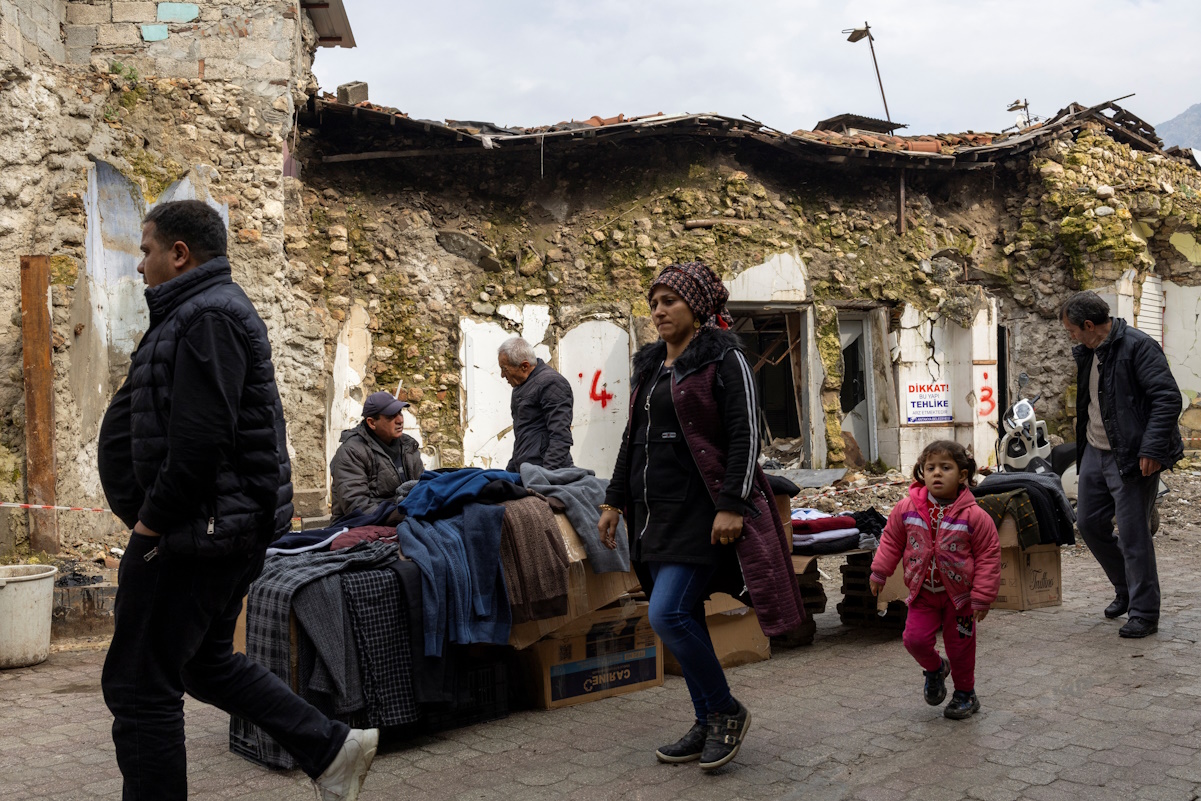 Ένας χρόνος από τους σεισμούς στην Τουρκία με 53.537 νεκρούς – Λαϊκή οργή στη «μαύρη» επέτειο