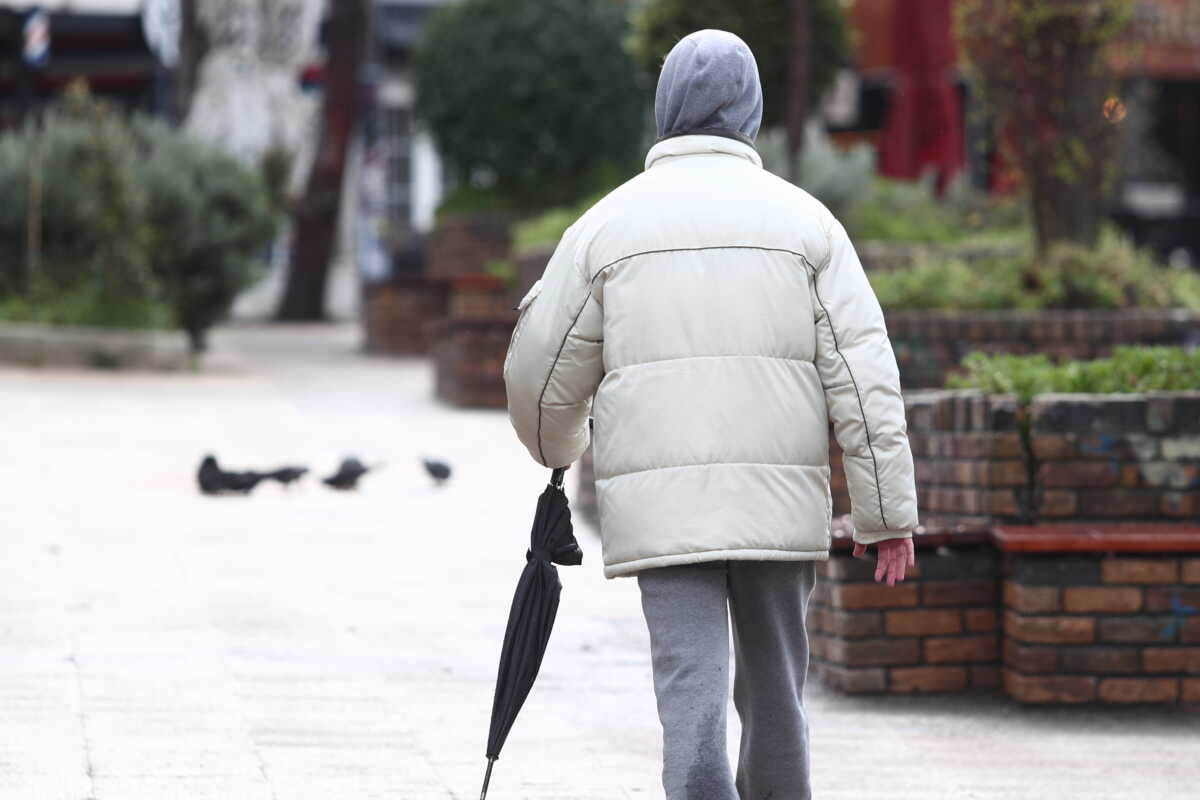 Βροχόπτωση και χαμηλές θερμοκρασίες στην Αγία Παρασκευή 30 Ιανουαρίου 2024. Η κακοκαιρία "Avgi" χτυπά την Αττική με χιονοπτώσεις σε ορεινές και ημιορεινές περιοχές και στα βόρεια σε περιοχές με χαμηλότερο υψόμετρο αλλά και με βροχοπ΄τωσεις και χαμηλές θερμοκρασίες.
(ΣΩΤΗΡΗΣ ΔΗΜΗΤΡΟΠΟΥΛΟΣ