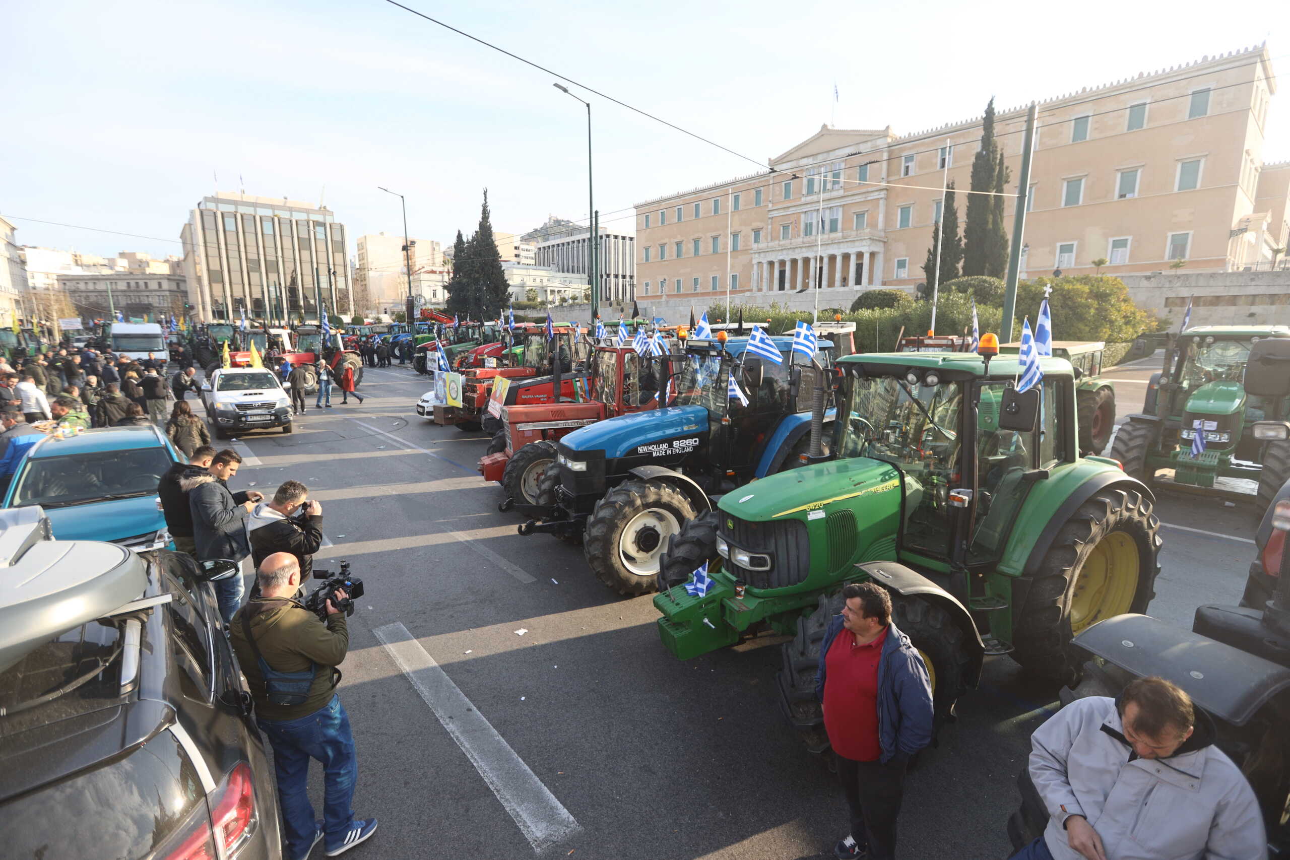 Πανελλαδικό συλλαλητήριο αγροτών στην Αθήνα, Τετάρτη 21 Φεβρουαρίου 2024. Στόχος του συλλαλητηρίου είναι σύμφωνα με τους παραγωγούς να αναδειχθούν τα προβλήματα που αντιμετωπίζει ο πρωτογενής τομέας και να δοθούν λύσεις στο αυξημένο κόστος παραγωγής των τελευταίων ετών. 
(ΓΙΑΝΝΗΣ ΠΑΝΑΓΟΠΟΥΛΟΣ