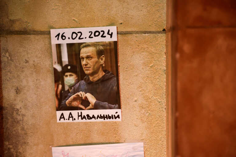 Σε διαμαρτυρία για τον θάνατο του Αλεξέι Ναβάλνι τη μέρα των εκλογών καλούν οι υποστηρικτές