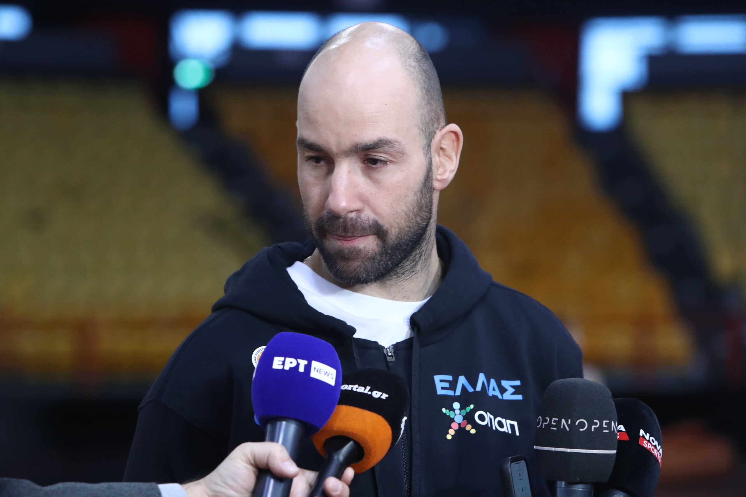 MEDIA DAY ΚΑΙ ΠΡΟΠΟΝΗΣΗ ΤΗΣ ΕΘΝΙΚΗΣ ΕΛΛΑΔΑΣ ΓΙΑ ΤΑ ΠΡΟΚΡΙΜΑΤΙΚΑ ΤΟΥ ΕΥΡΩΜΠΑΣΚΕΤ 2025 (ΘΑΝΑΣΗΣ ΔΗΜΟΠΟΥΛΟΣ
