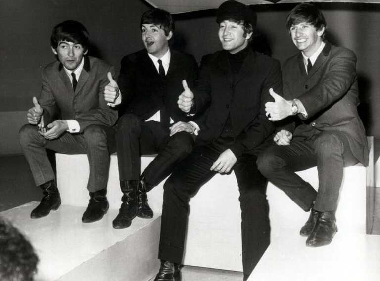 Beatles: Τα «Σκαθάρια» δίνουν δυο σόου στο Κάρνεγκι Χολ, προκαλούν ντελίριο και αλλάζουν για πάντα τη μουσική