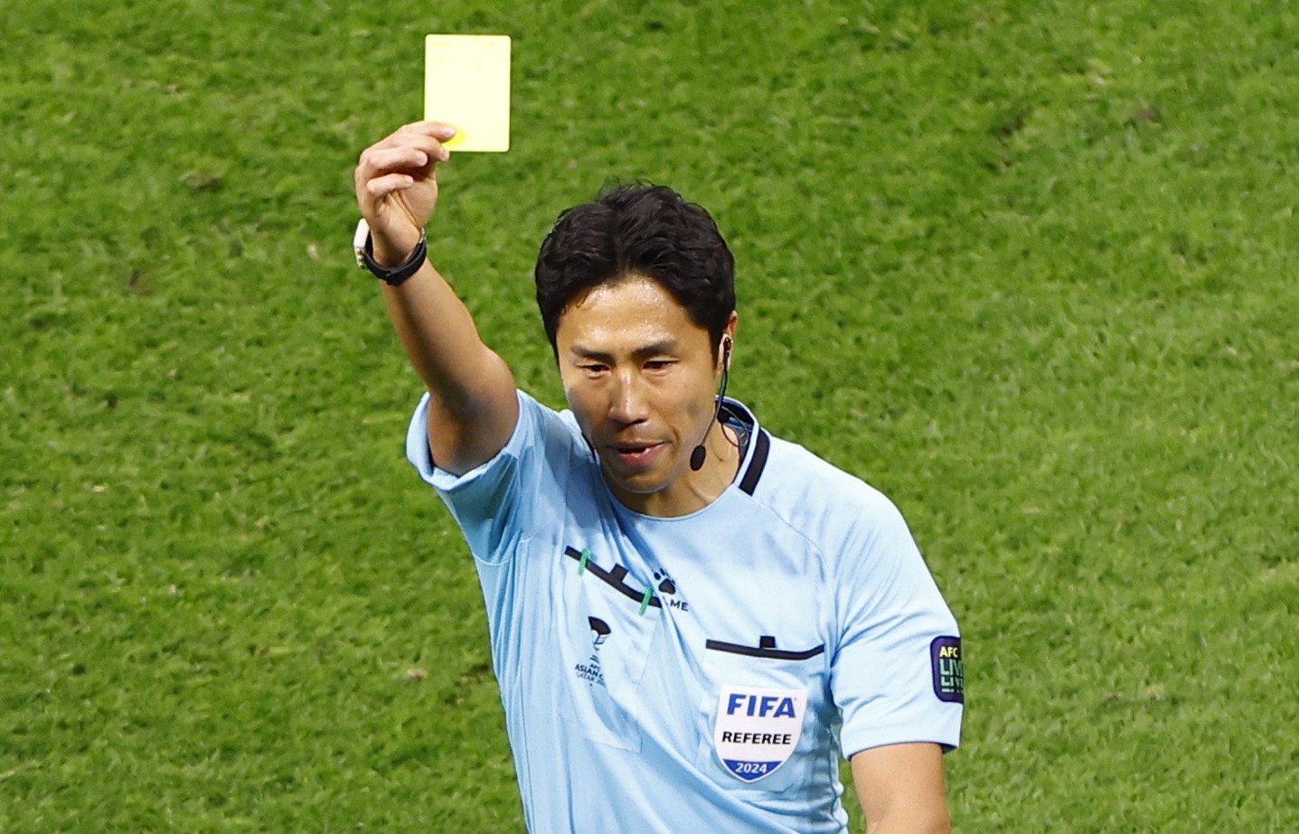Soccer Football - AFC Asian Cup - Quarter Final - Qatar v Uzbekistan - Al Bayt Stadium, Al Khor, Qatar - February 3, 2024 Uzbekistan coach Srecko Katanec is shown a yellow card by referee Hee-Gon Kim REUTERS