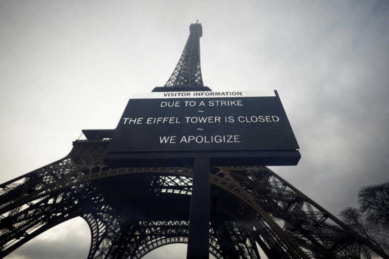 Ο Πύργος του Άιφελ «κατέβασε ρολά» – Κλειστός για τρίτη μέρα λόγω απεργίας του προσωπικού