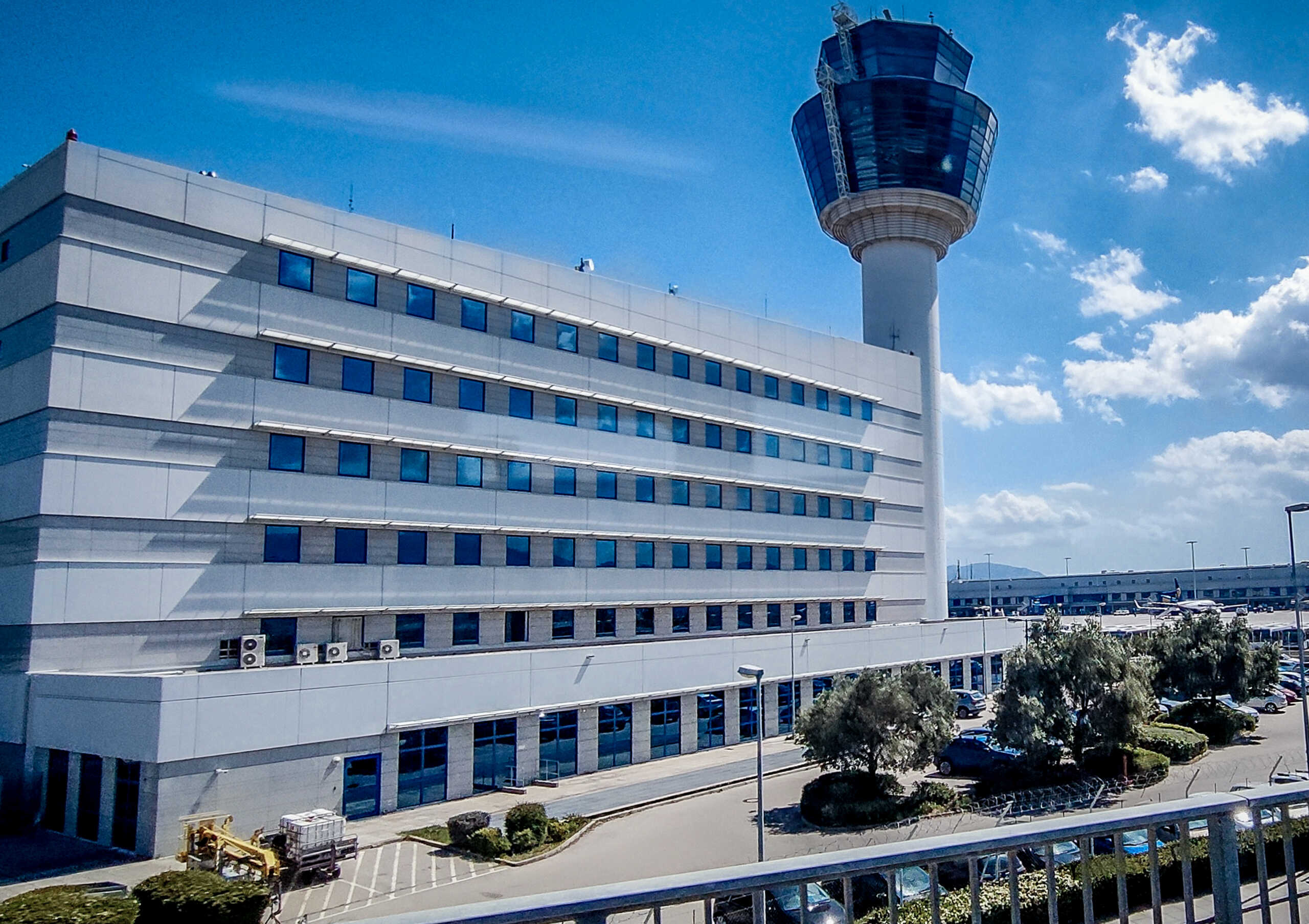 Διεθνής Αερολιμένας Αθηνών: Ξεκινάει η διαπραγμάτευση των μετοχών του στο Χρηματιστήριο