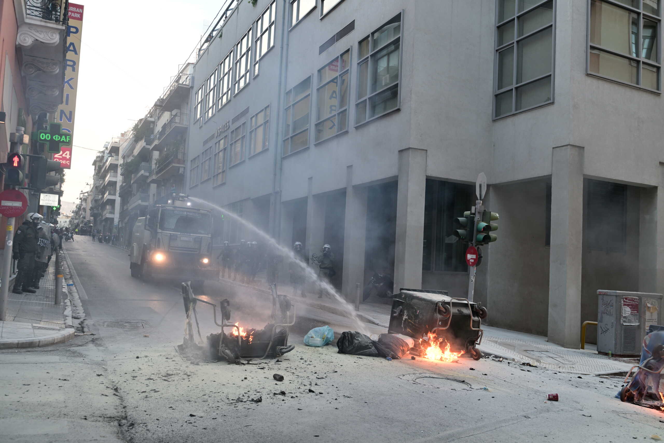 ΕNTAΣΗ ΕΞΩ ΑΠΟ ΤΗ ΝΟΜΙΚΗ ΣΤΗ ΟΔΟ ΣΙΝΑ ΜΕΤΑ ΤΟ ΣΥΛΛΑΛΗΤΗΡΙΟ (ΤΑΤΙΑΝΑ ΜΠΟΛΑΡΗ
