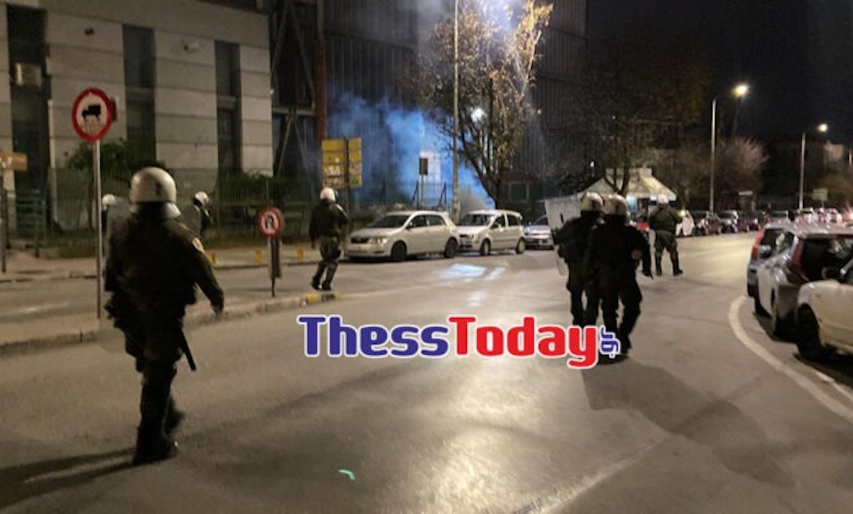 Θεσσαλονίκη: Επεισόδια μεταξύ αντιεξουσιαστών και αστυνομίας στο ΑΠΘ