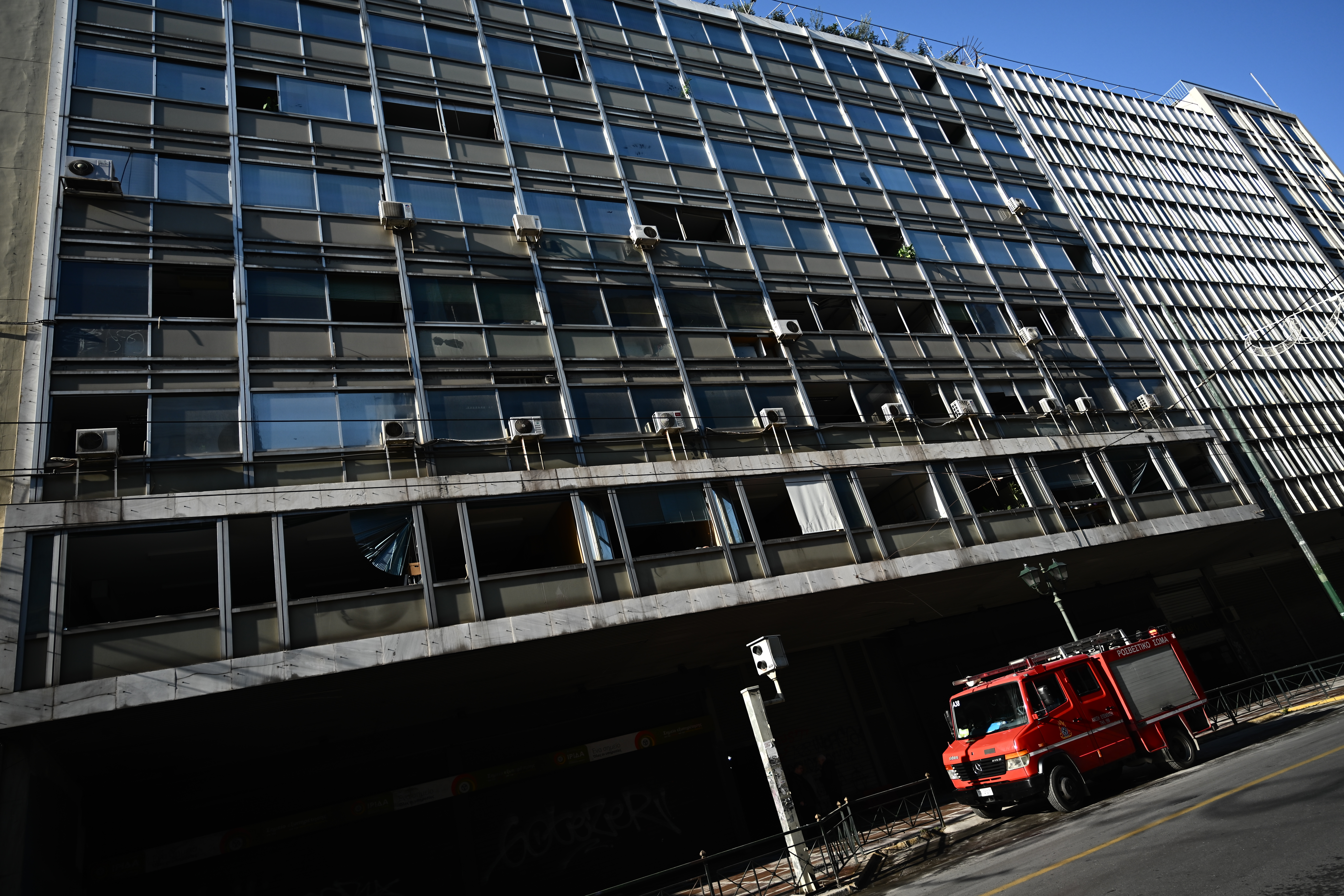 Εκρηκτικός μηχανισμός έξω απο το υπουργείο Εργασίας. Υλικές ζημιές. Σάββατο 3 Φεβρουαρίου 2024 (ΚΩΣΤΑΣ ΤΖΟΥΜΑΣ
