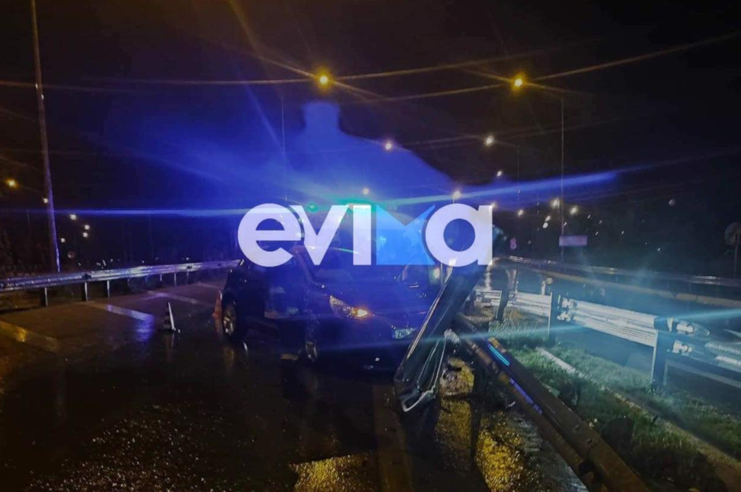 Εύβοια: Τροχαίο στην Χαλκίδα, αυτοκίνητο έπεσε πάνω σε κάγκελα